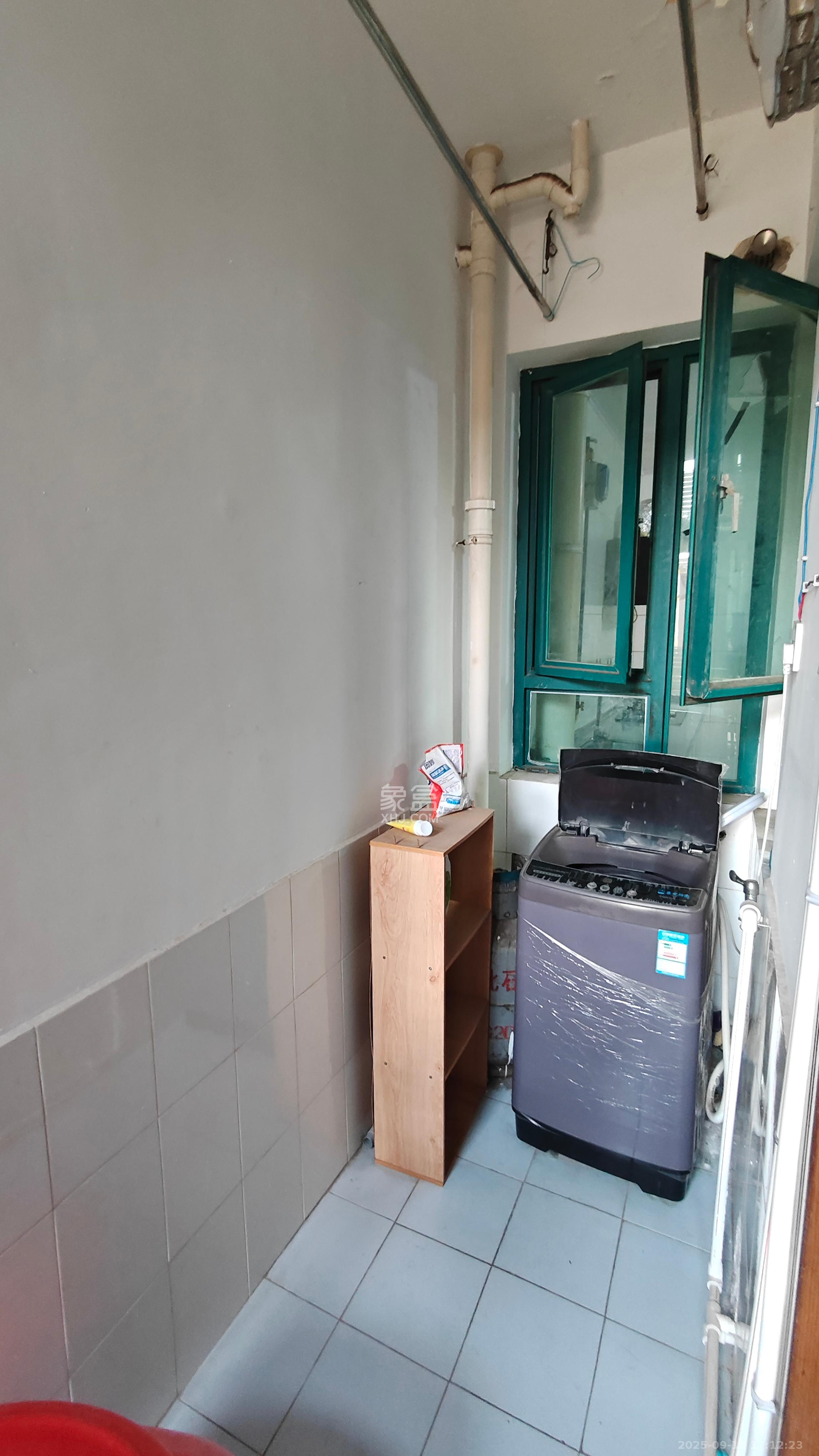 金色华庭  3室2厅2卫    3500.0元/月 金色华庭  3室2厅2卫    3500.0元/月室内图