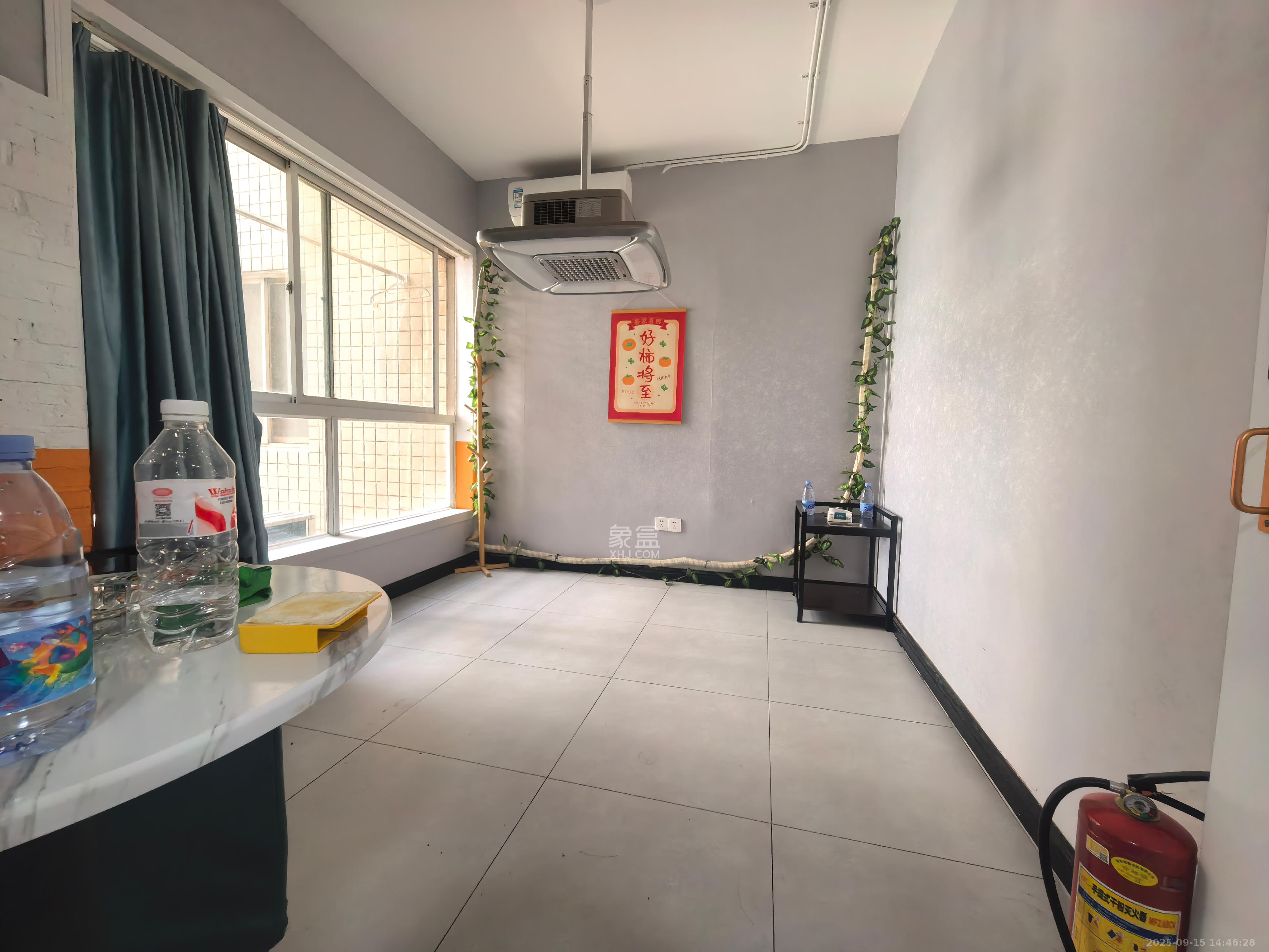 兴威名座 3室2厅1卫 4200.0元/月 兴威名座 3室2厅1卫 4200.0元/月室内图