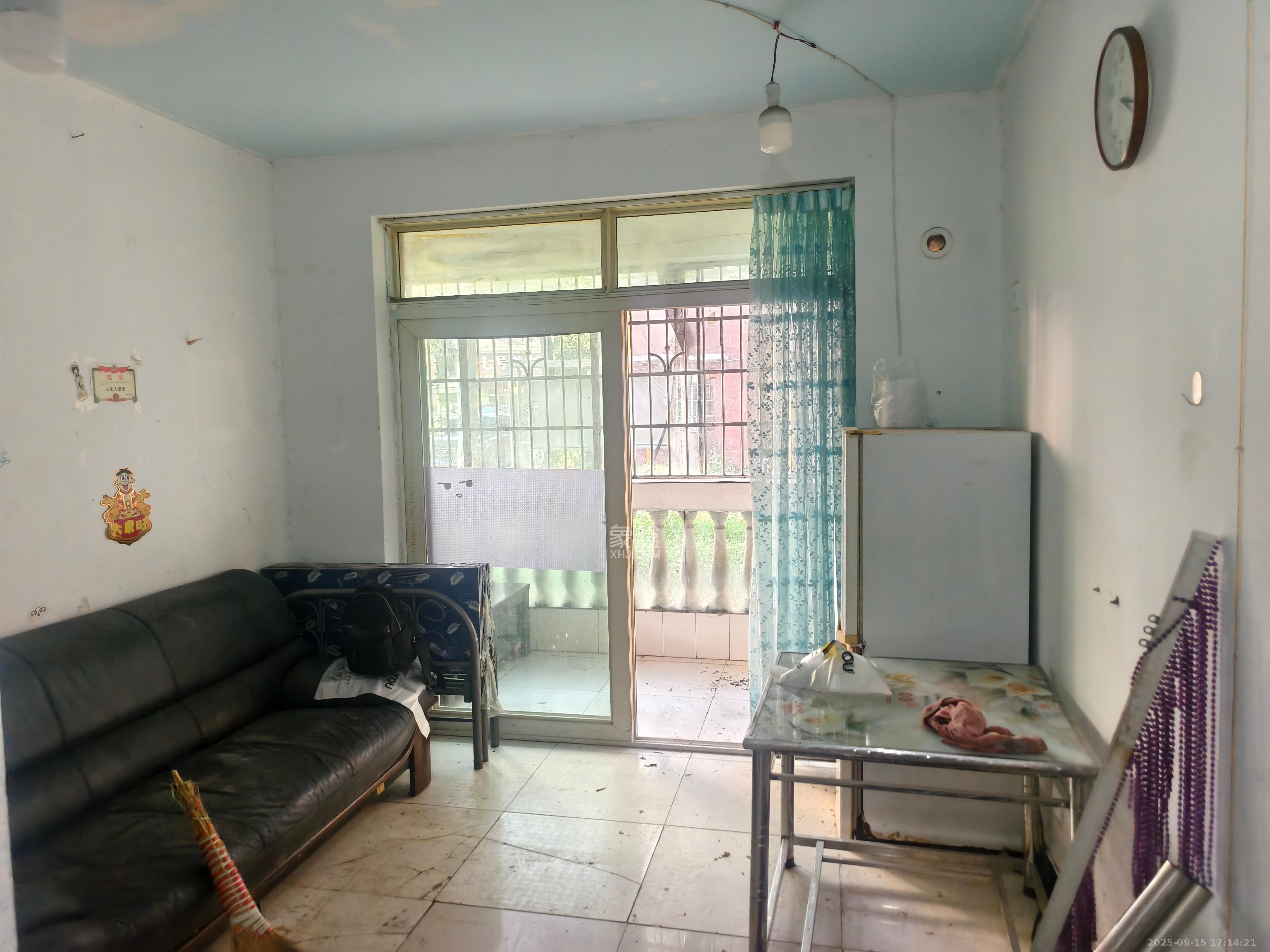 江南公寓 3室2厅1卫 1300.0元/月 江南公寓 3室2厅1卫 1300.0元/月室内图