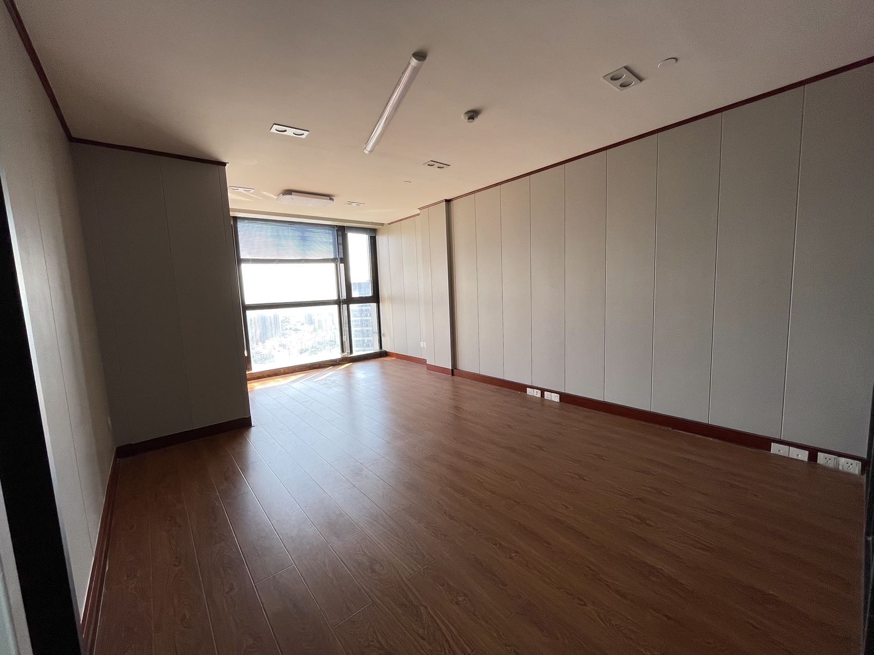 明光国际大酒店  1室1厅1卫   2700.00元/月