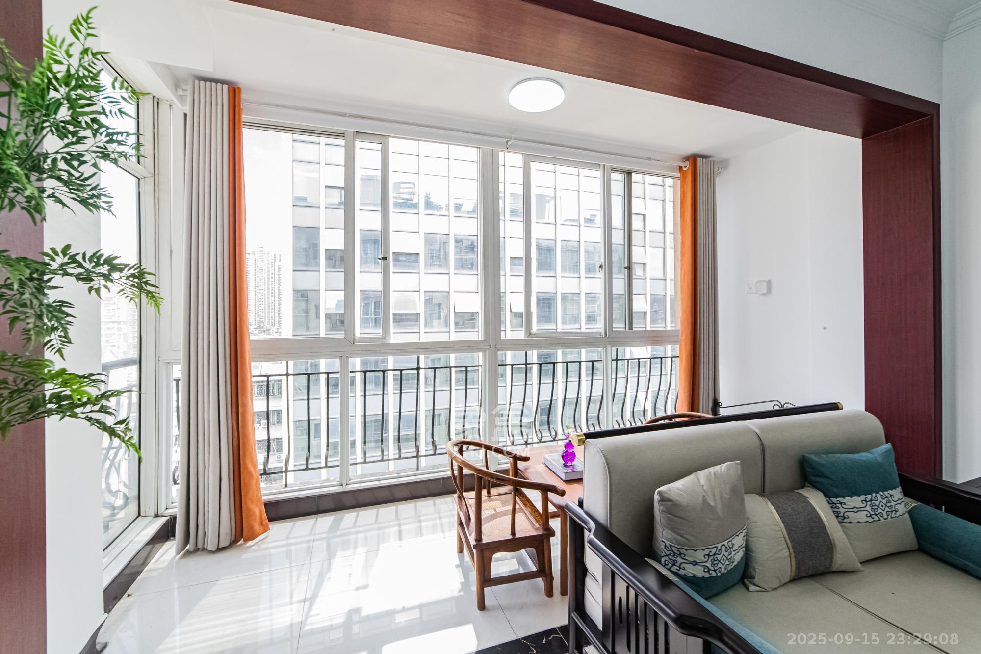 明珠苑  3室2厅2卫    89.8万阳台