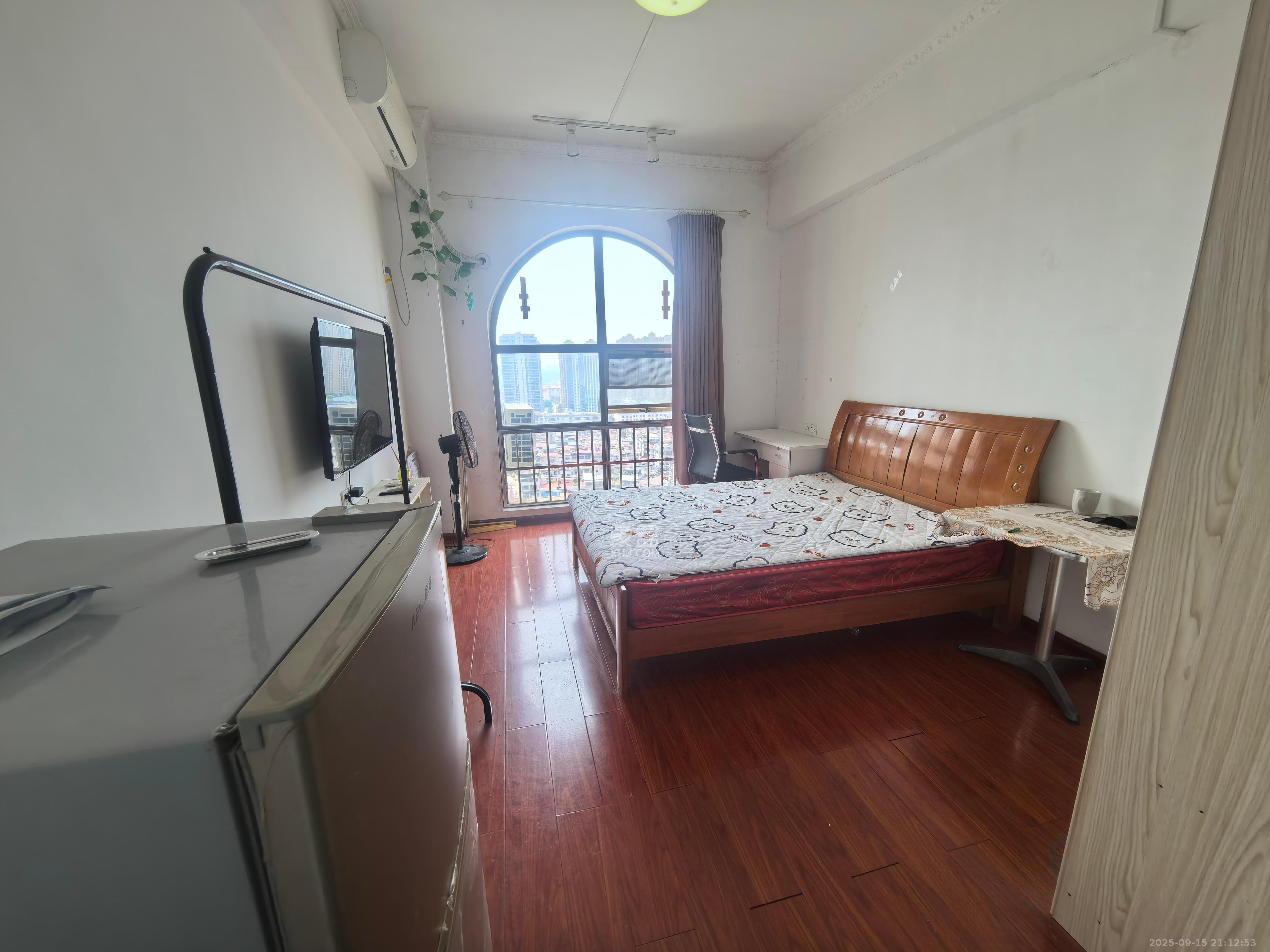 米兰春天  1室1厅1卫    1100.0元/月室内图