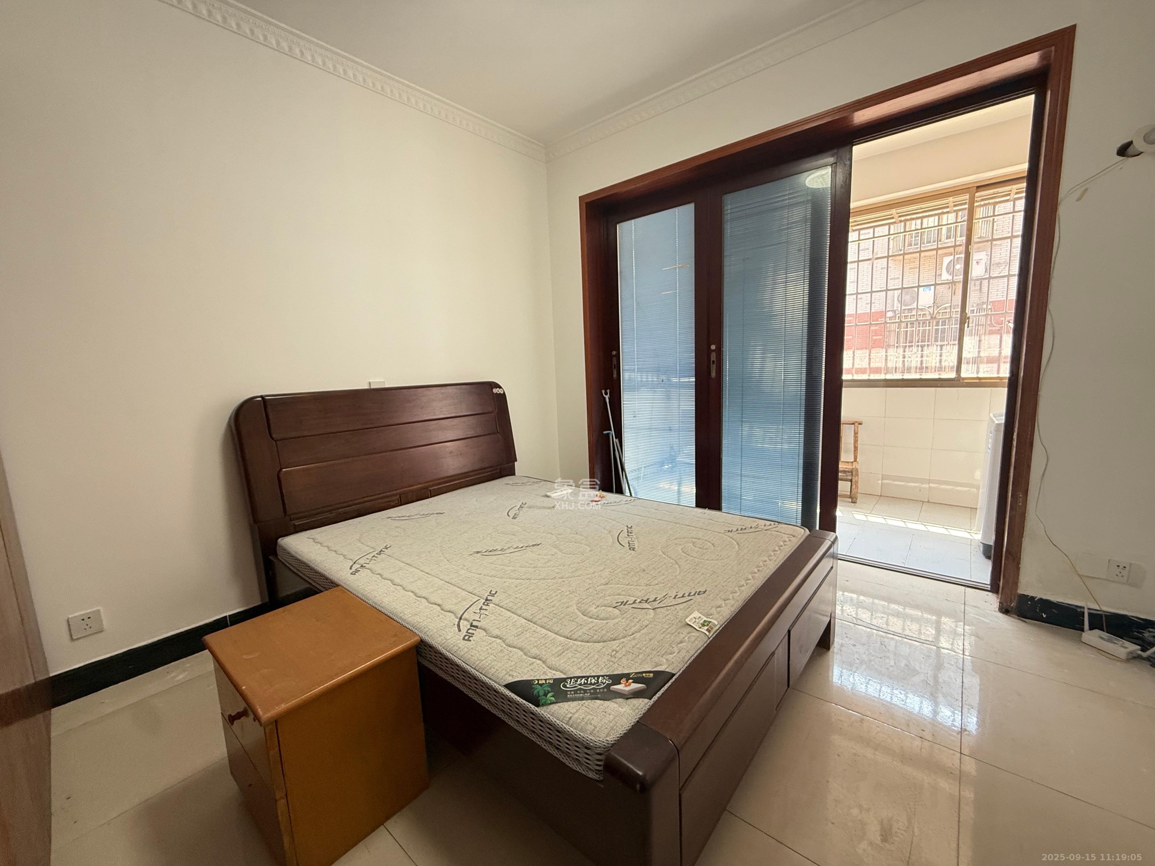 岳北社区  1室0厅0卫    2300.0元/月室内图