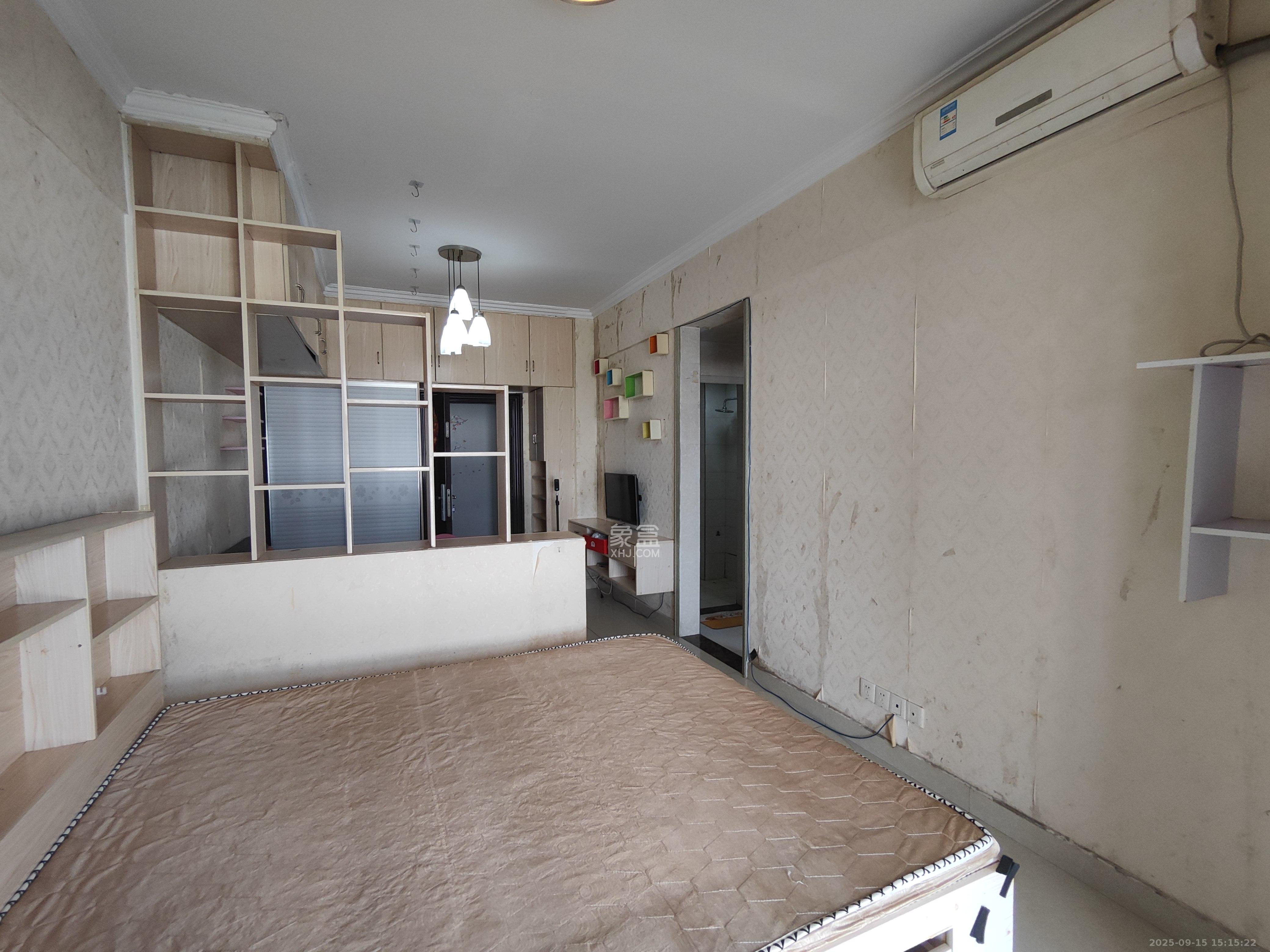 爵士湘 1室1厅1卫 1300.0元/月 爵士湘 1室1厅1卫 1300.0元/月室内图