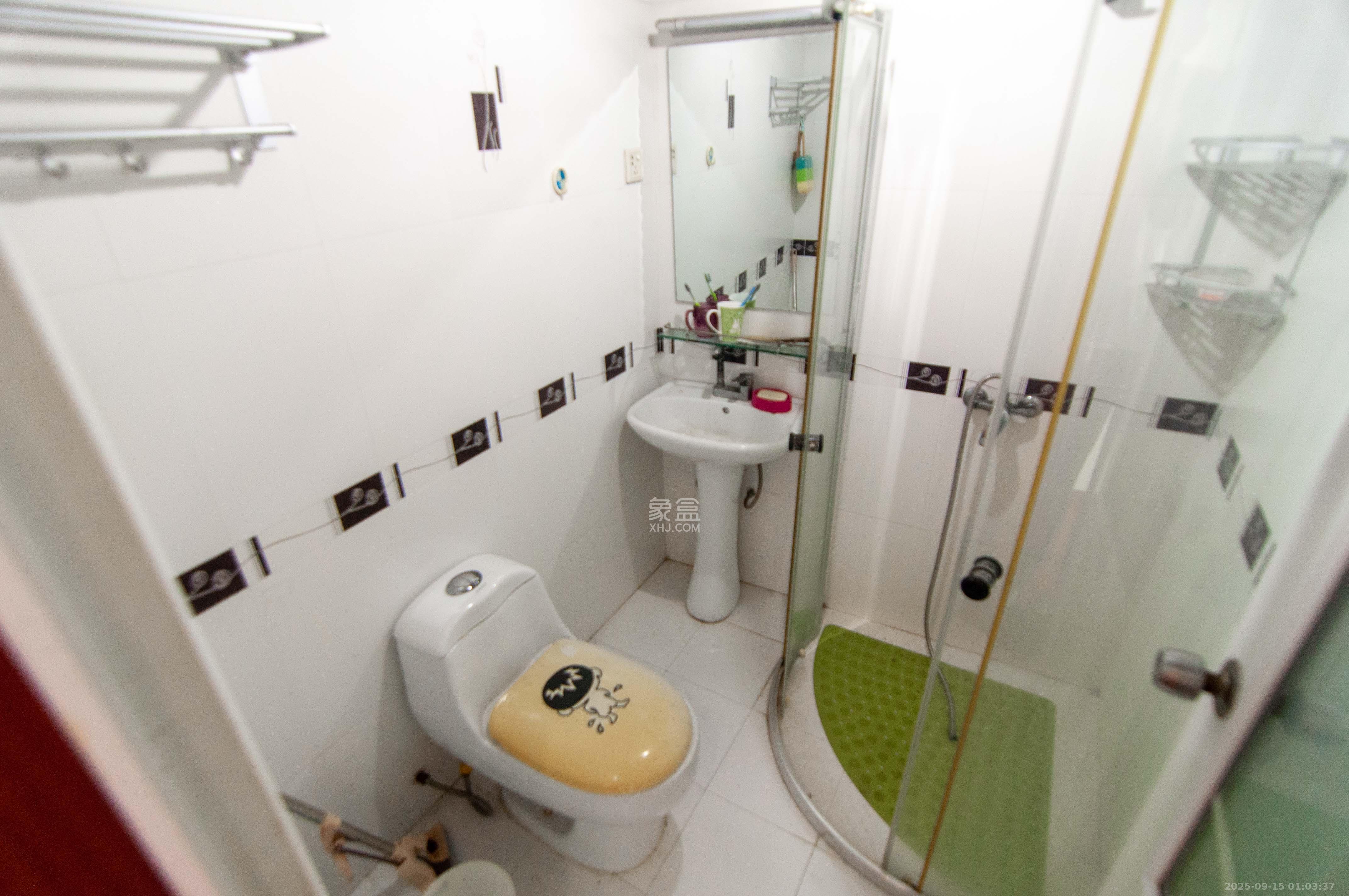 广厦新苑  4室2厅2卫    138.0万卫生间