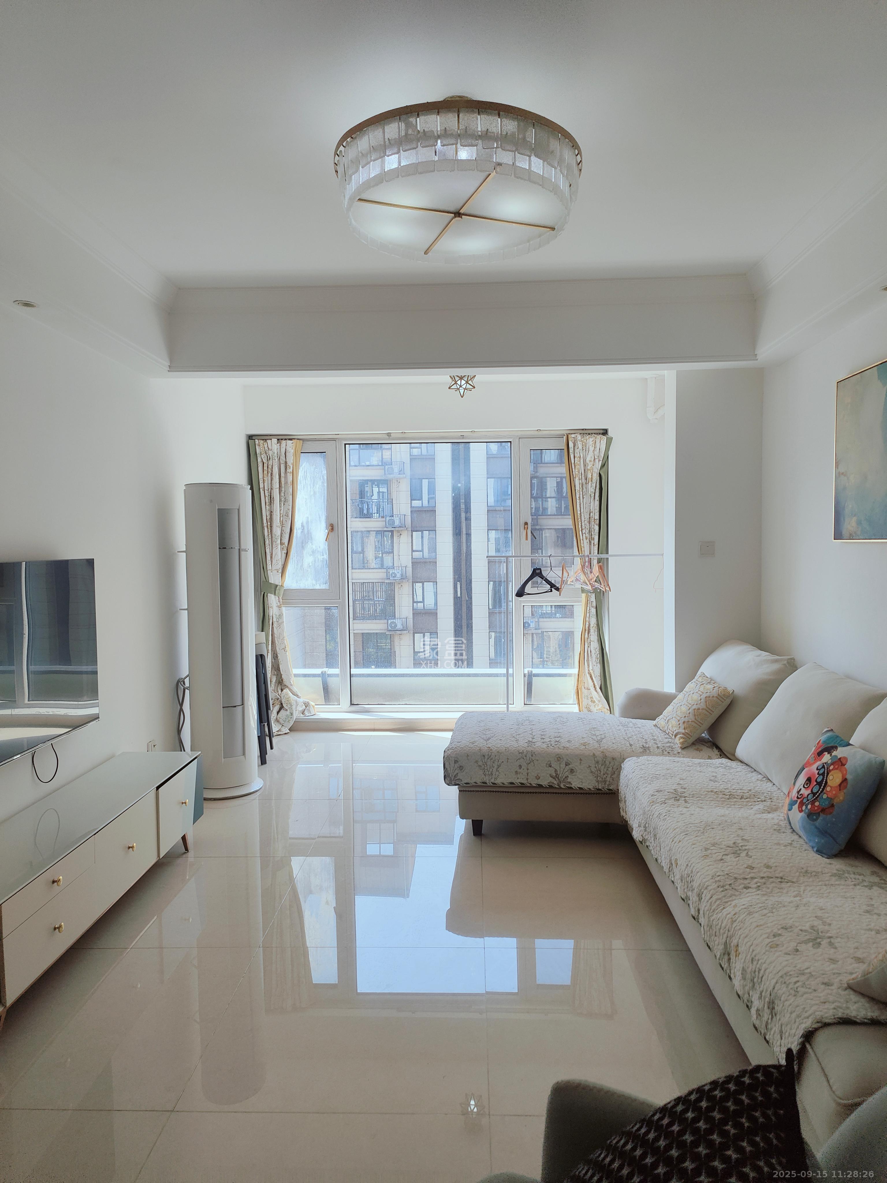 中海新城熙岸(中信新城五期)  3室2厅1卫    2400.0元/月 中海新城熙岸(中信新城五期)  3室2厅1卫    2400.0元/月室内图