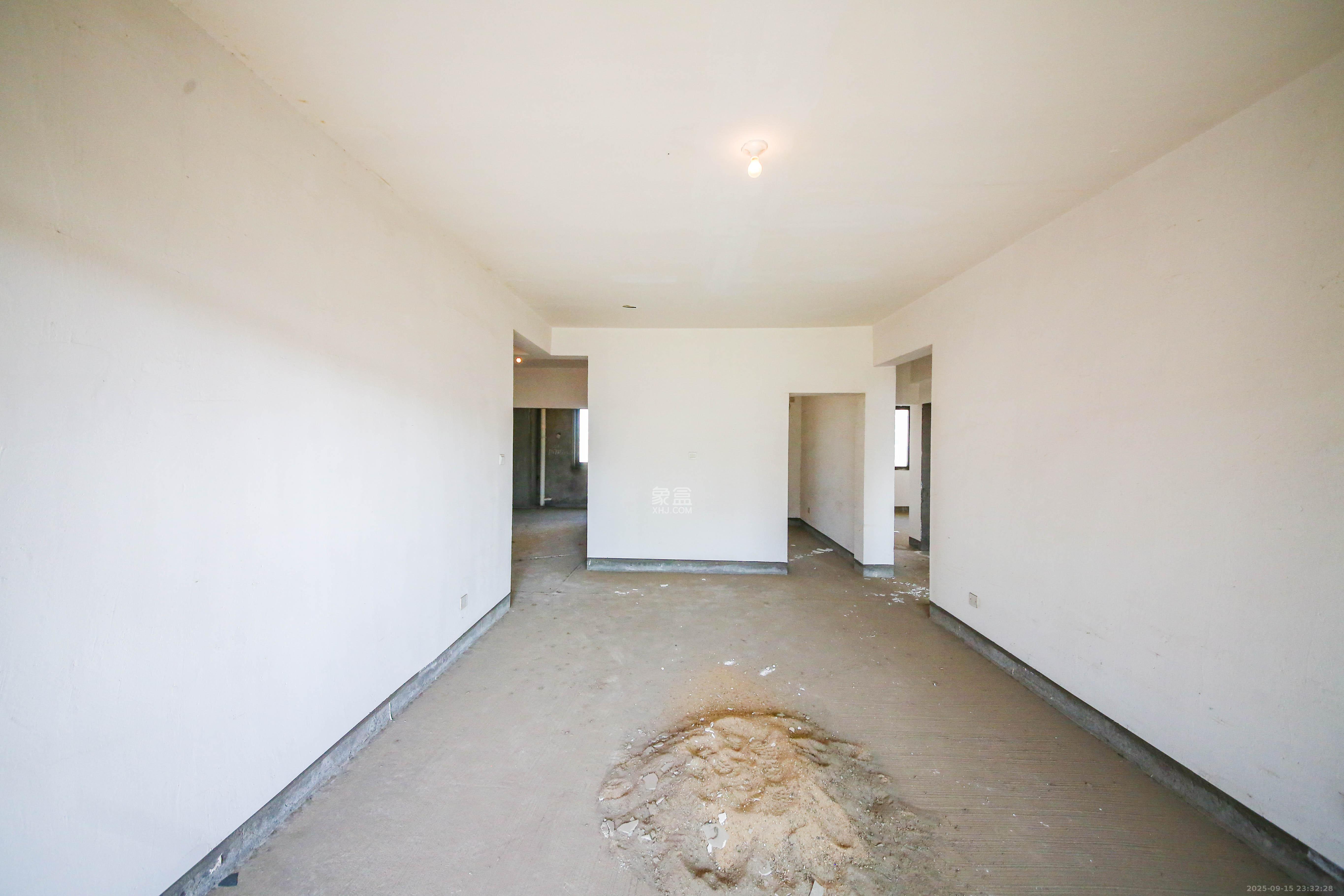 博林金谷 3室2厅2卫 145.0万 博林金谷 3室2厅2卫 145.0万客厅