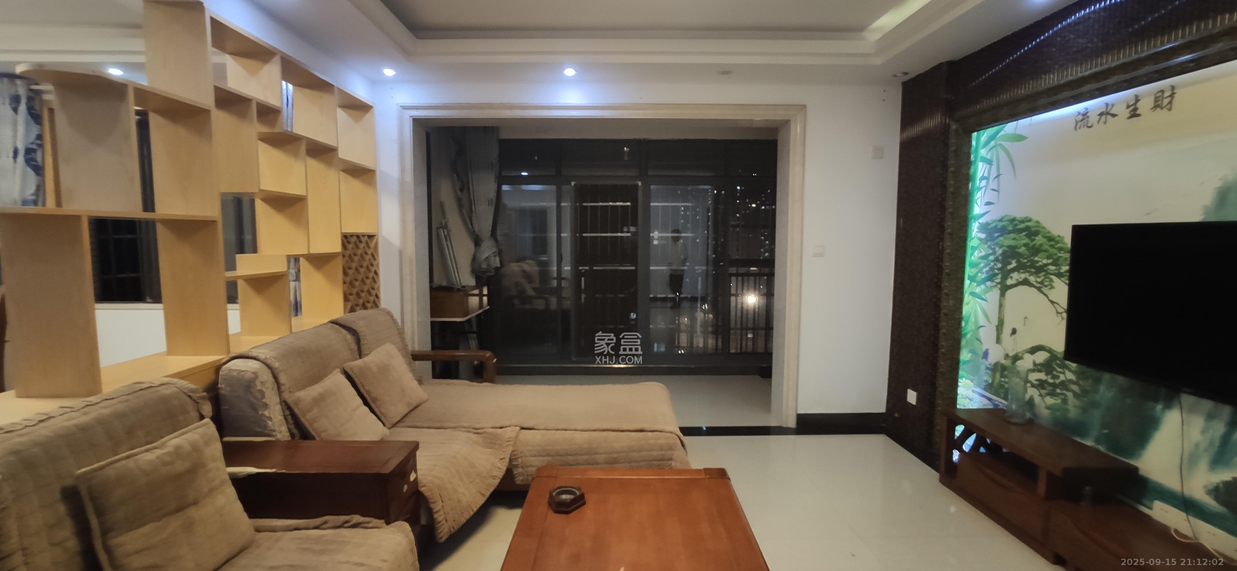 金南家园一期  3室2厅2卫    2200.0元/月室内图