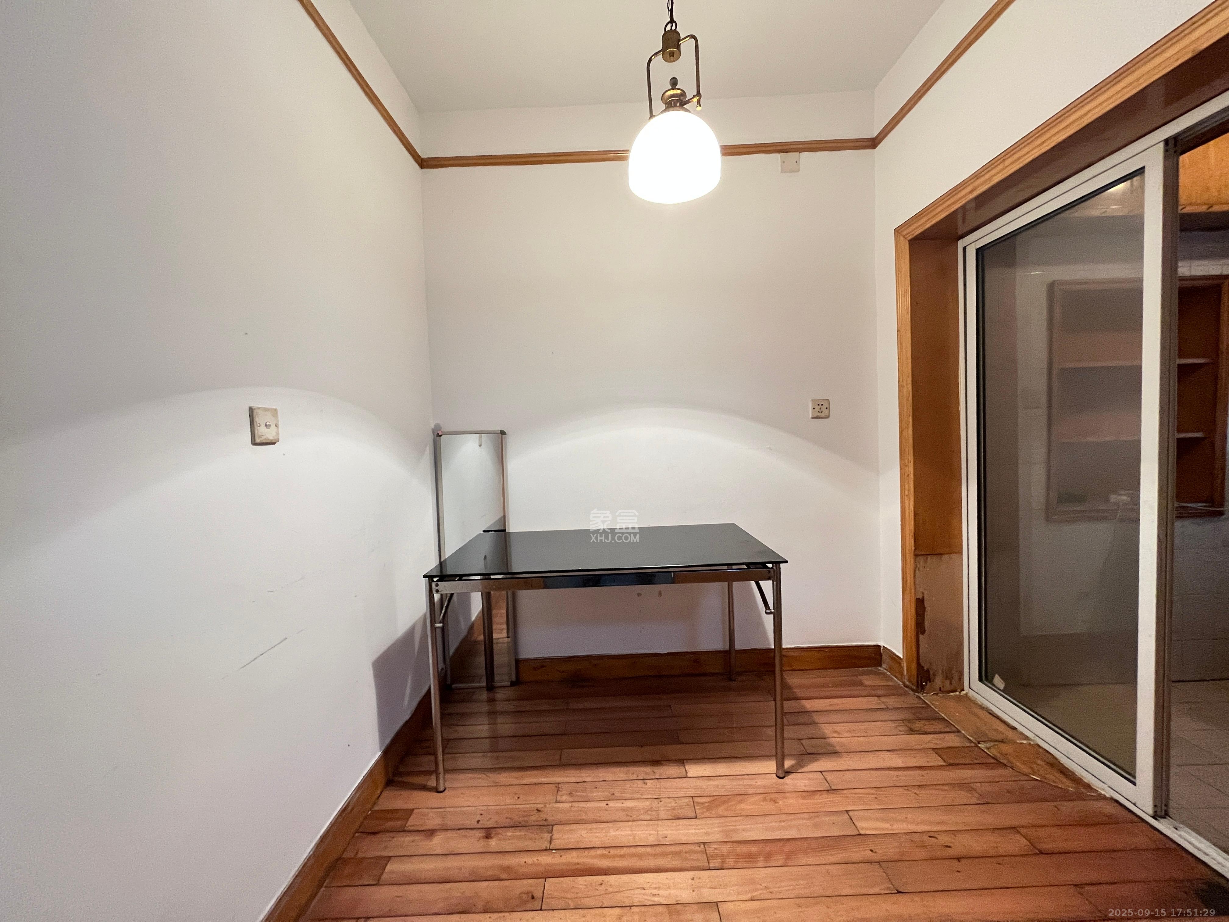 邮电新村 2室2厅1卫 1600.0元/月 邮电新村 2室2厅1卫 1600.0元/月室内图