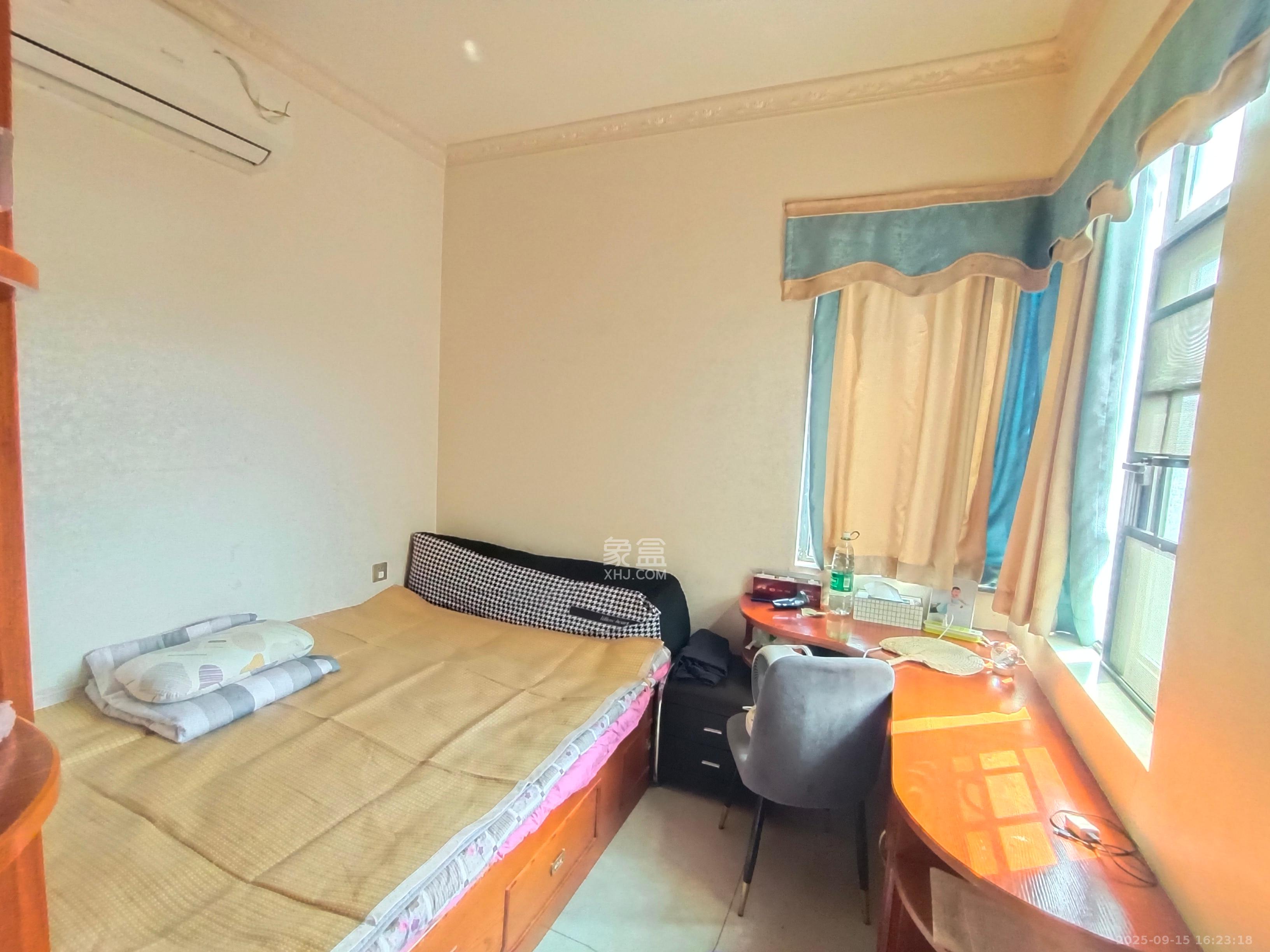 月亮湾草莓街区一、二期 3室2厅1卫 1800.0元/月 月亮湾草莓街区一、二期 3室2厅1卫 1800.0元/月室内图