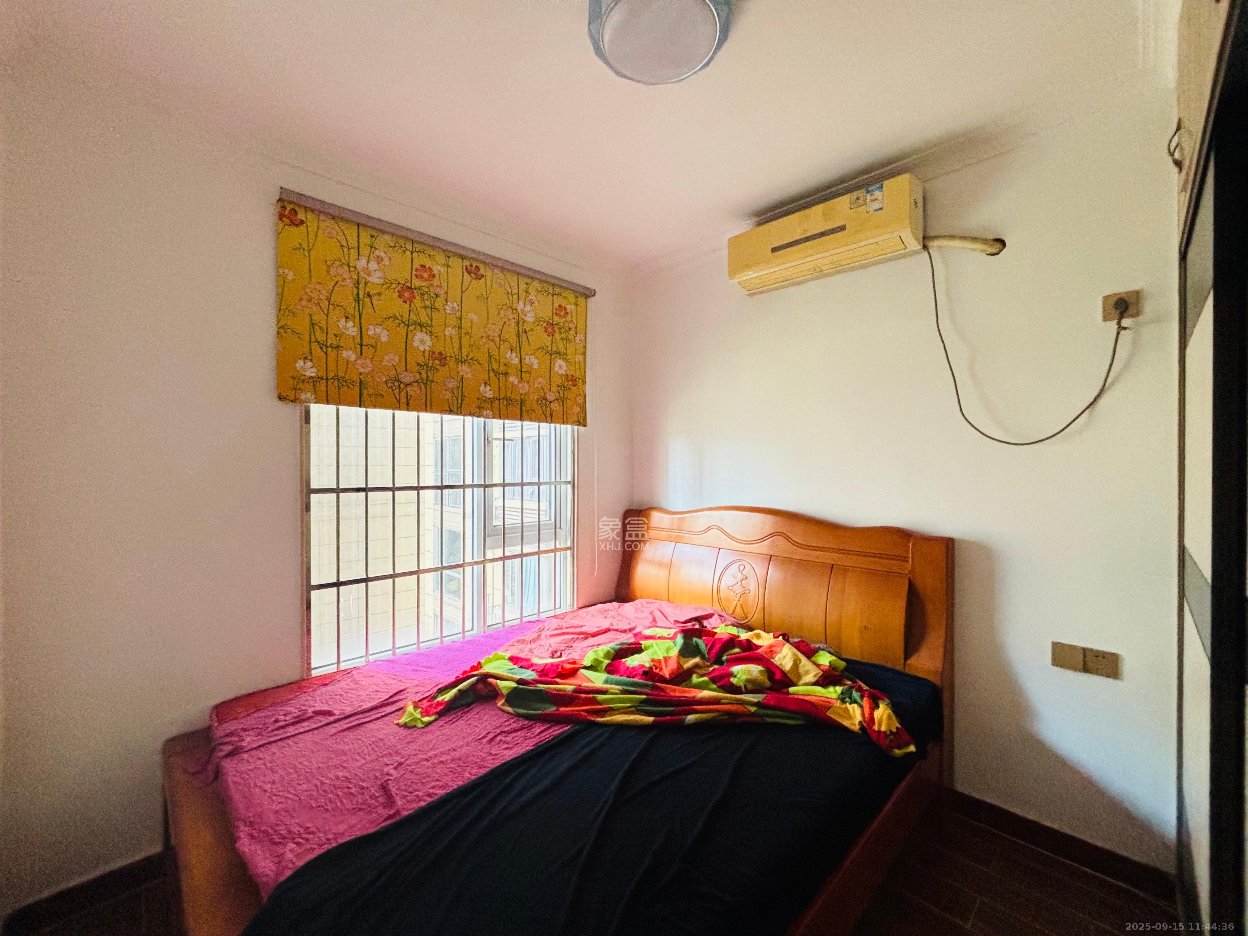 荣盛花语城  3室2厅2卫    2000.0元/月室内图