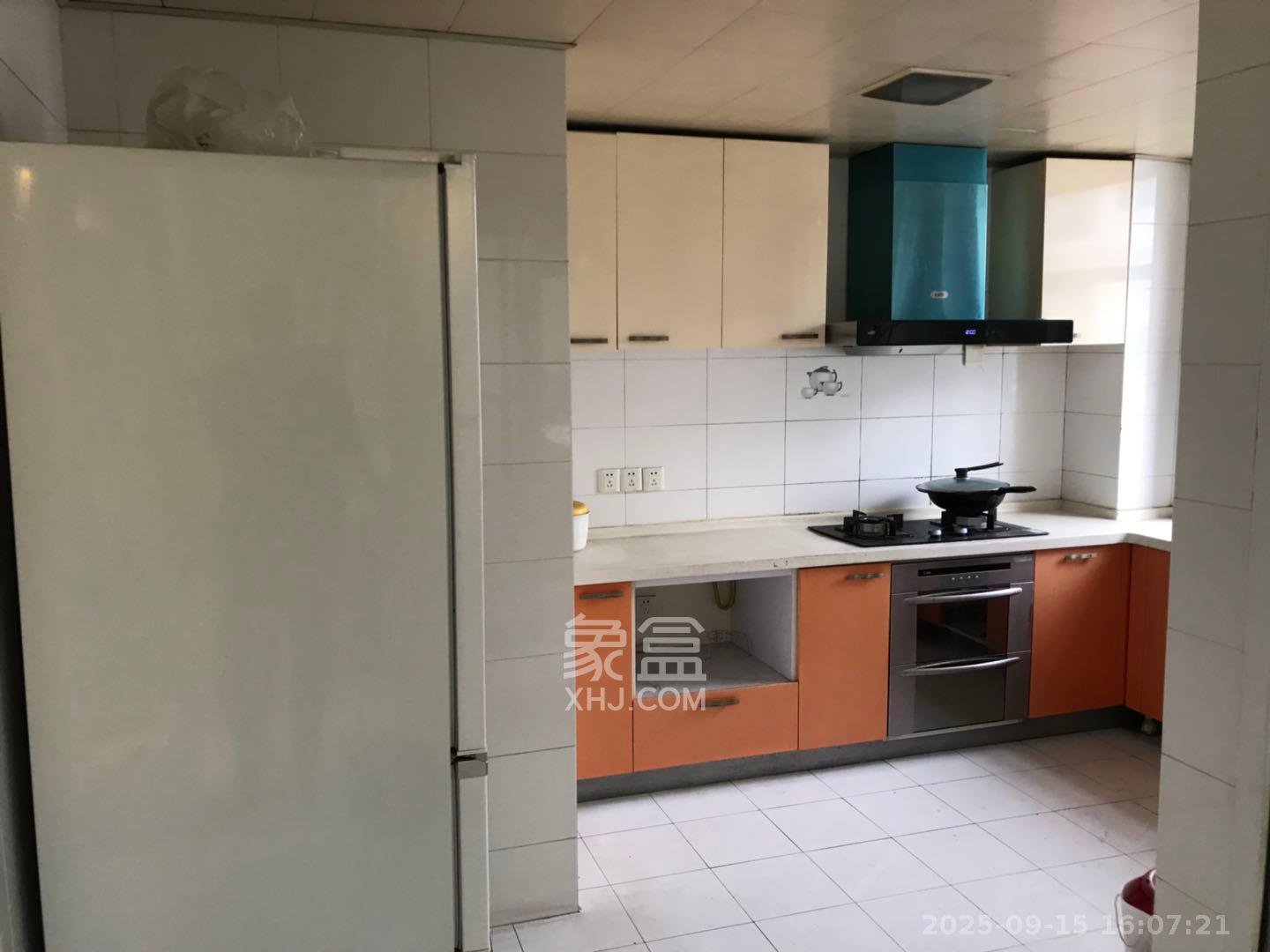 美林景园  4室2厅2卫    3500.0元/月室内图