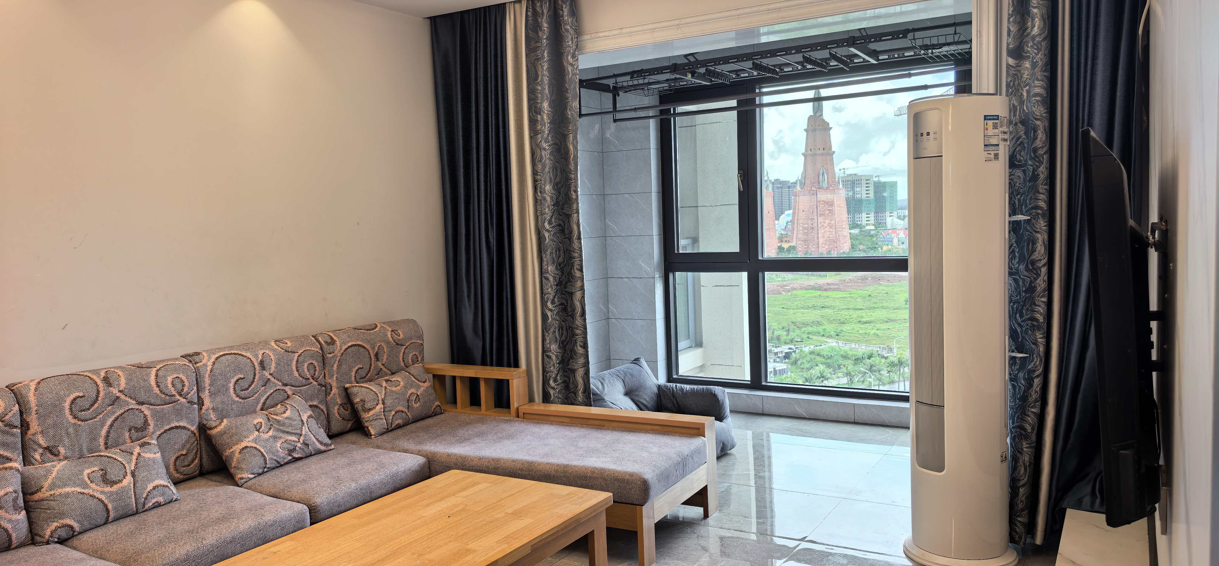 环球100宝龙城  3室2厅2卫    2500.0元/月 环球100宝龙城  3室2厅2卫    2500.0元/月室内图