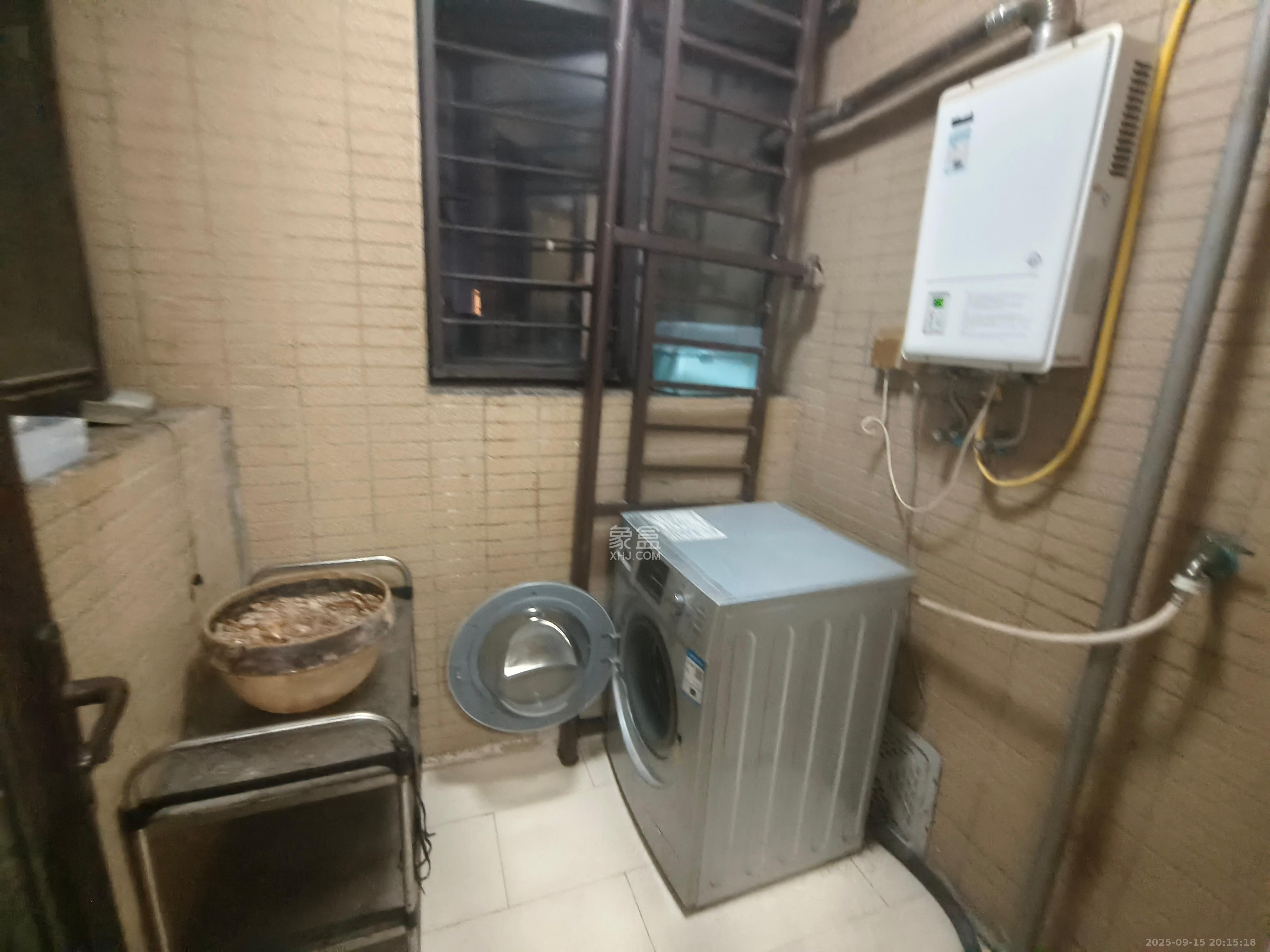 中海国际四期  3室2厅2卫    2200.0元/月室内图