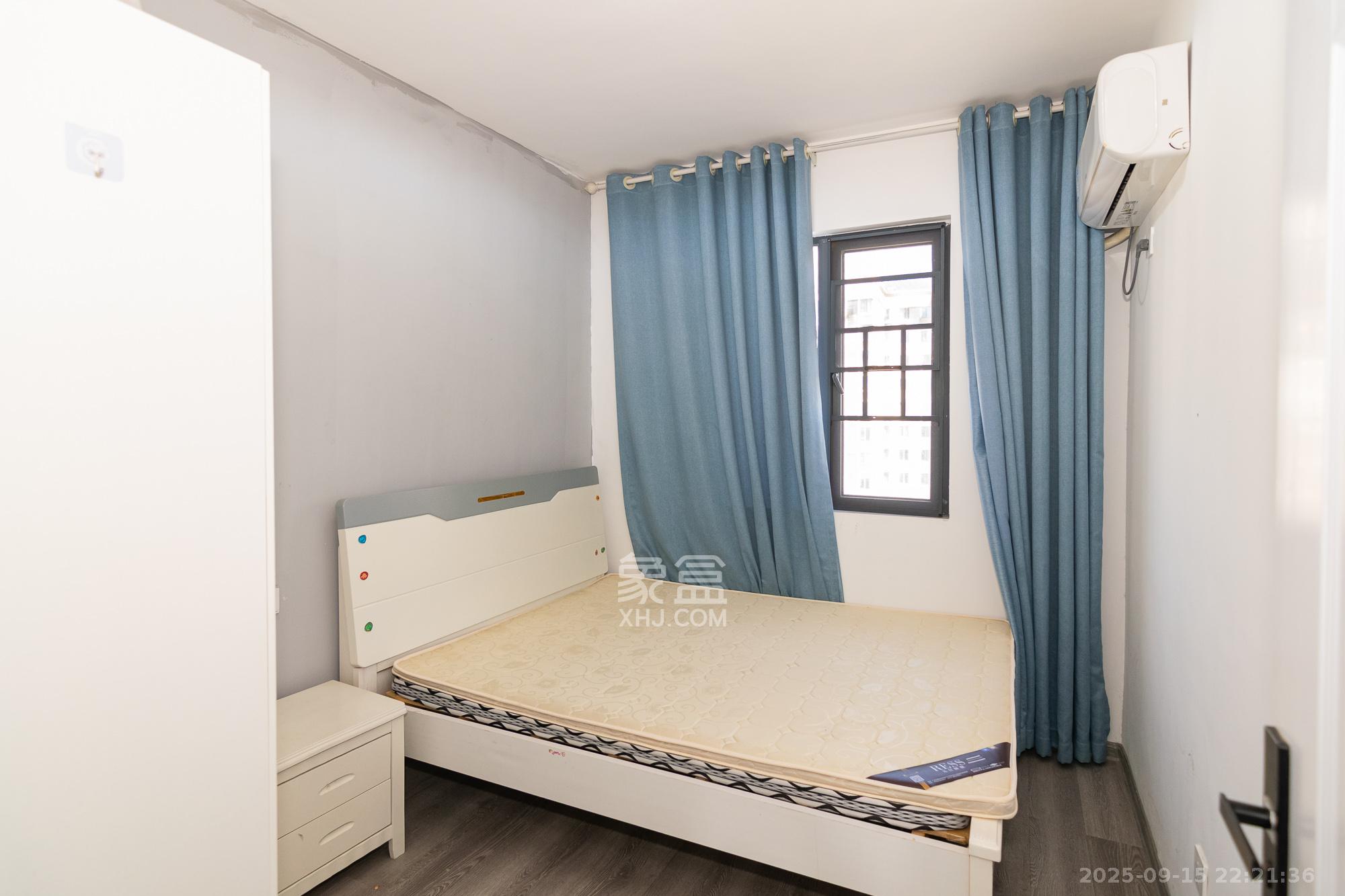 中粮鸿云 3室2厅2卫 60.0万 中粮鸿云 3室2厅2卫 60.0万卧室