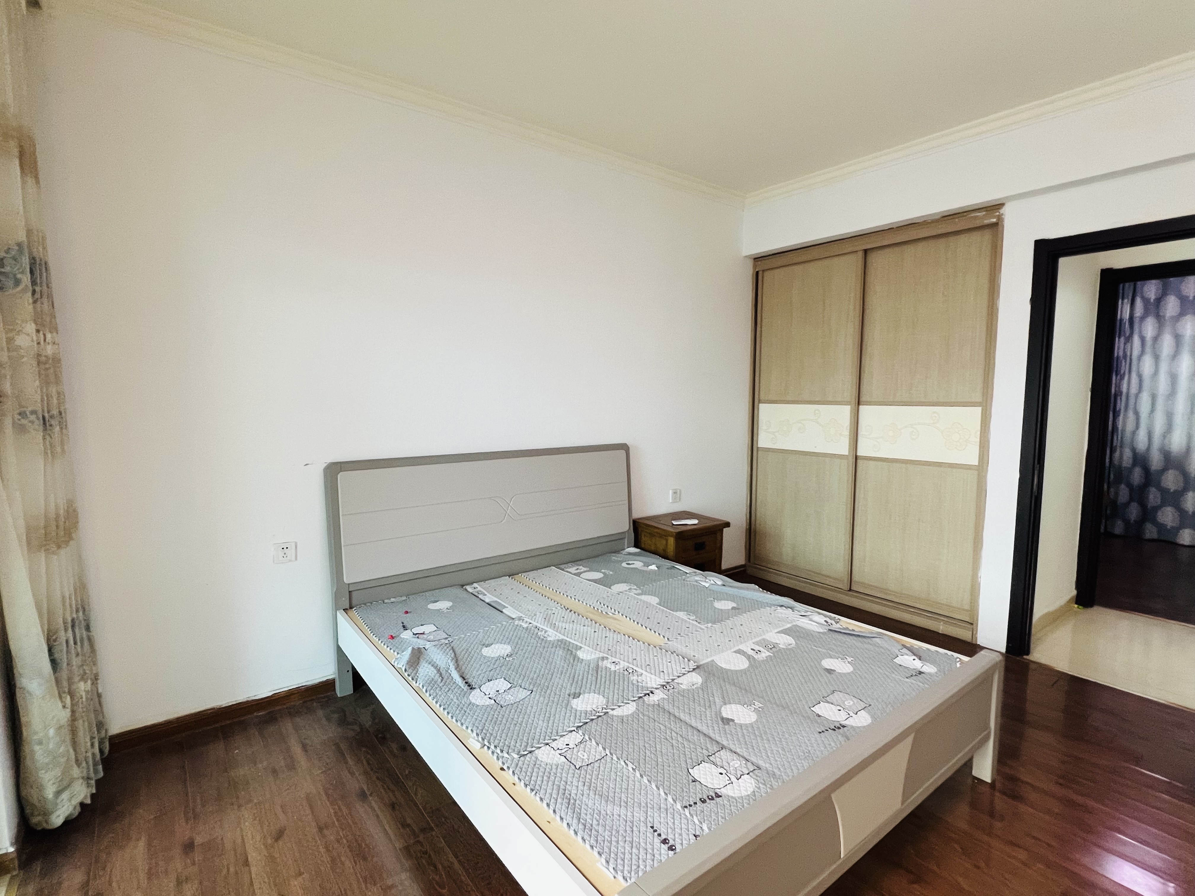 碧桂园 3室2厅1卫 1800.0元/月 碧桂园 3室2厅1卫 1800.0元/月室内图