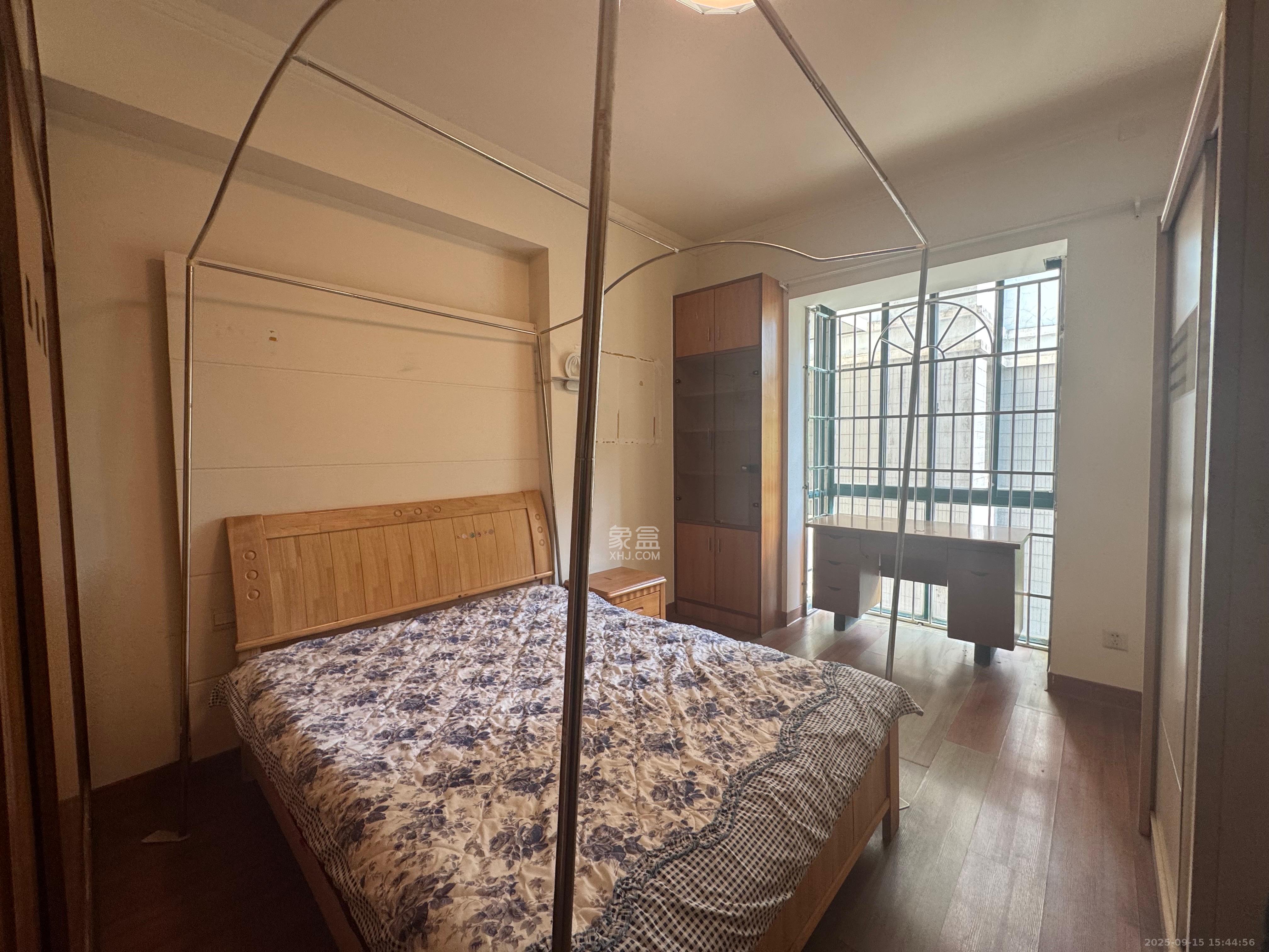 华盛家园  3室2厅2卫    2500.0元/月室内图