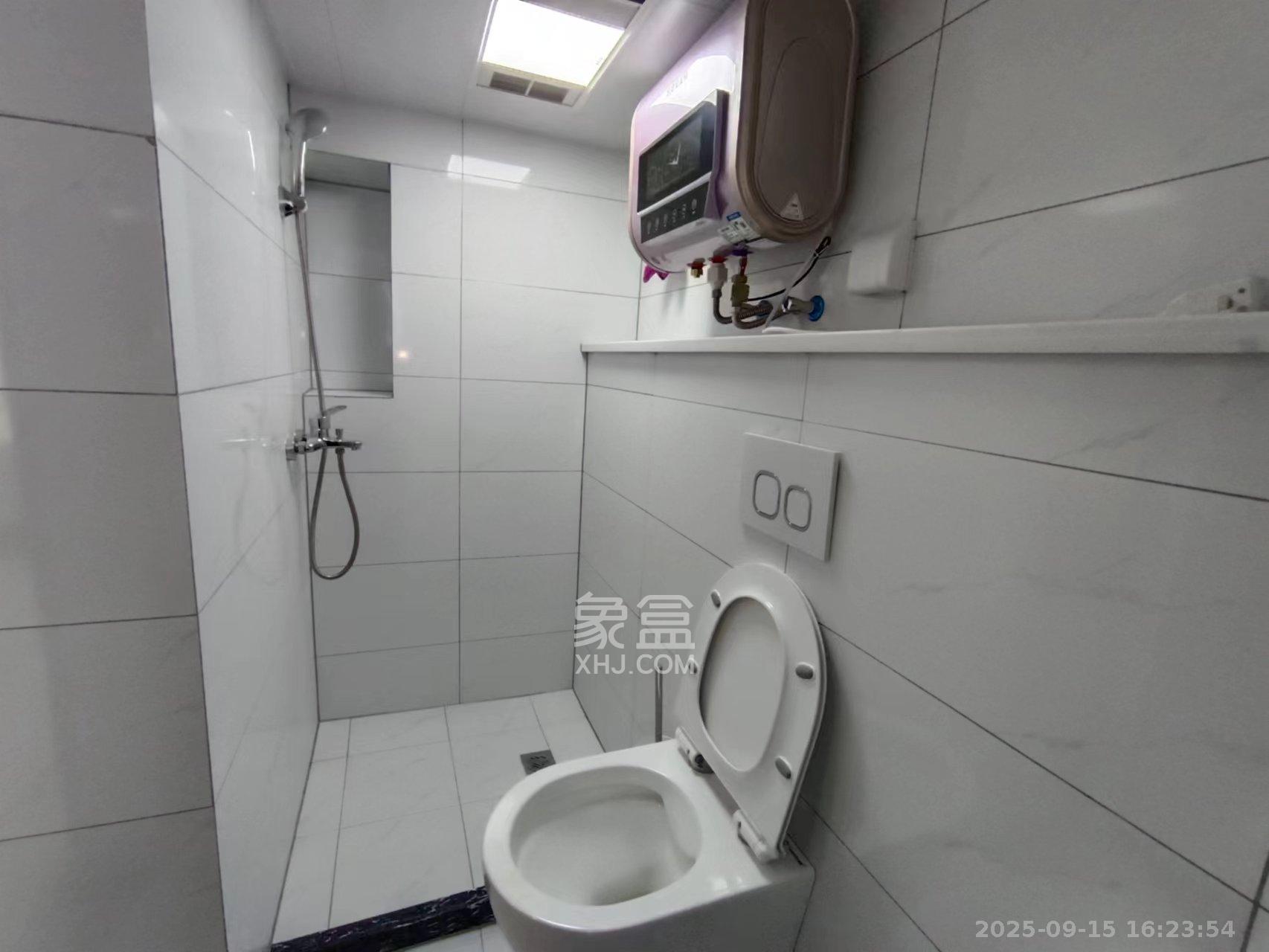 越秀悦湖台  2室1厅1卫    2400.0元/月室内图