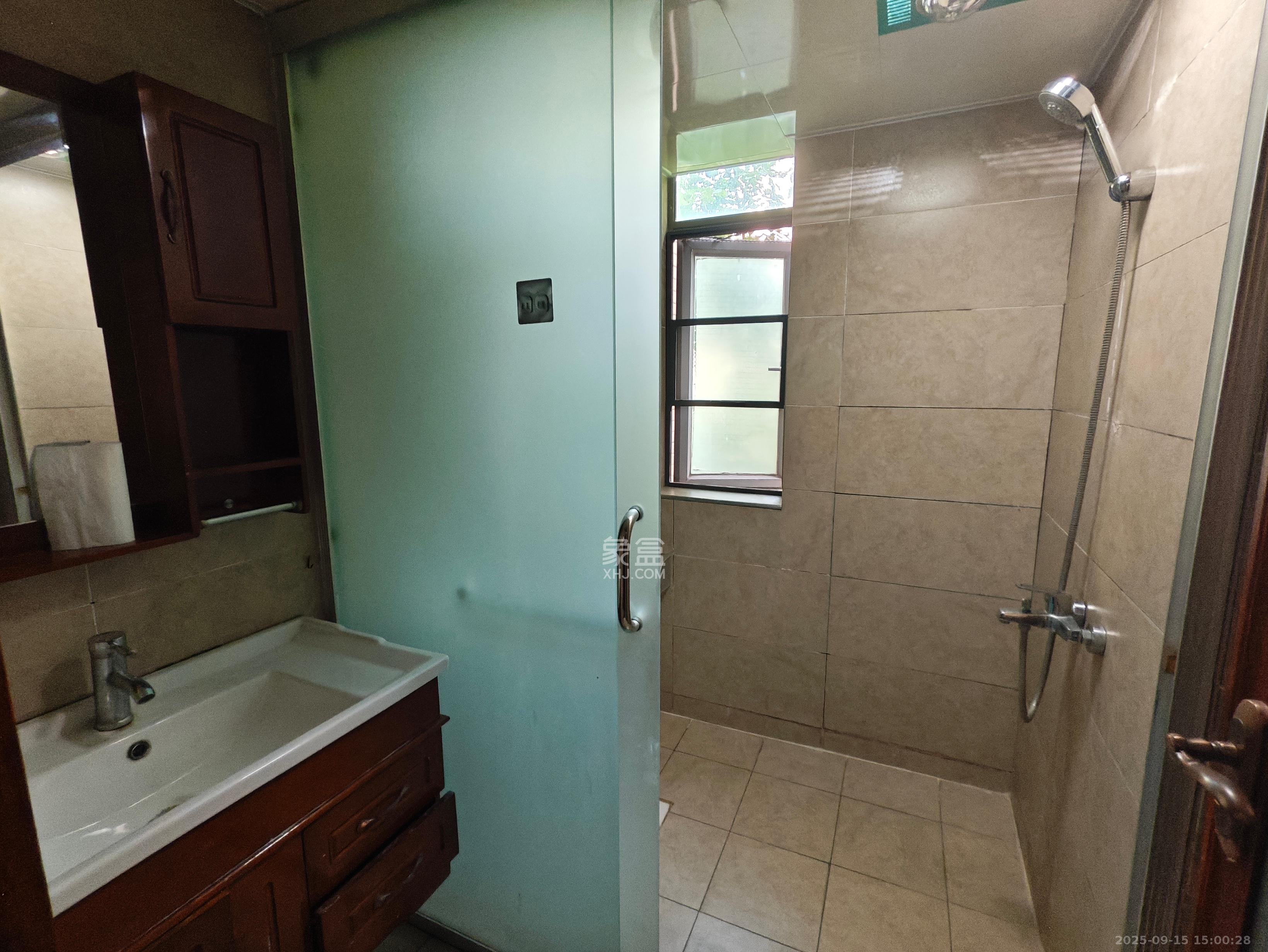 新城新世界一二三期 3室2厅1卫 2300.0元/月 新城新世界一二三期 3室2厅1卫 2300.0元/月室内图