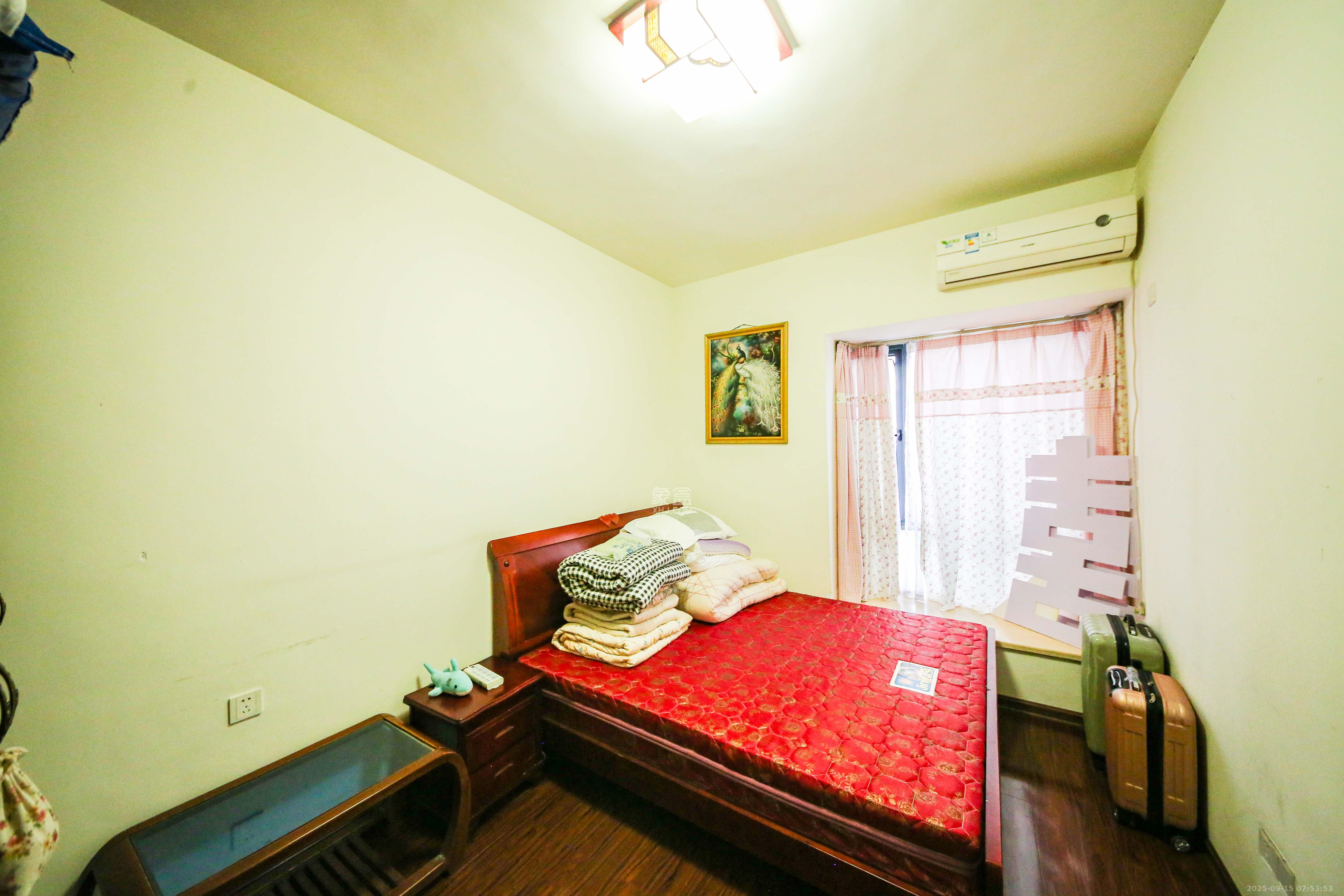 梦网景园 4室2厅2卫 168.0万 梦网景园 4室2厅2卫 168.0万卧室