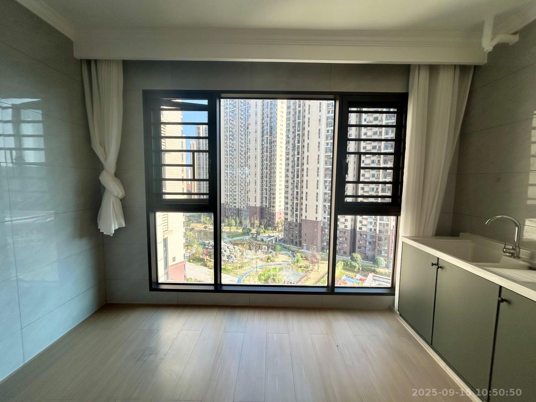 长房明宸府 4室2厅2卫 2600.0元/月 长房明宸府 4室2厅2卫 2600.0元/月室内图