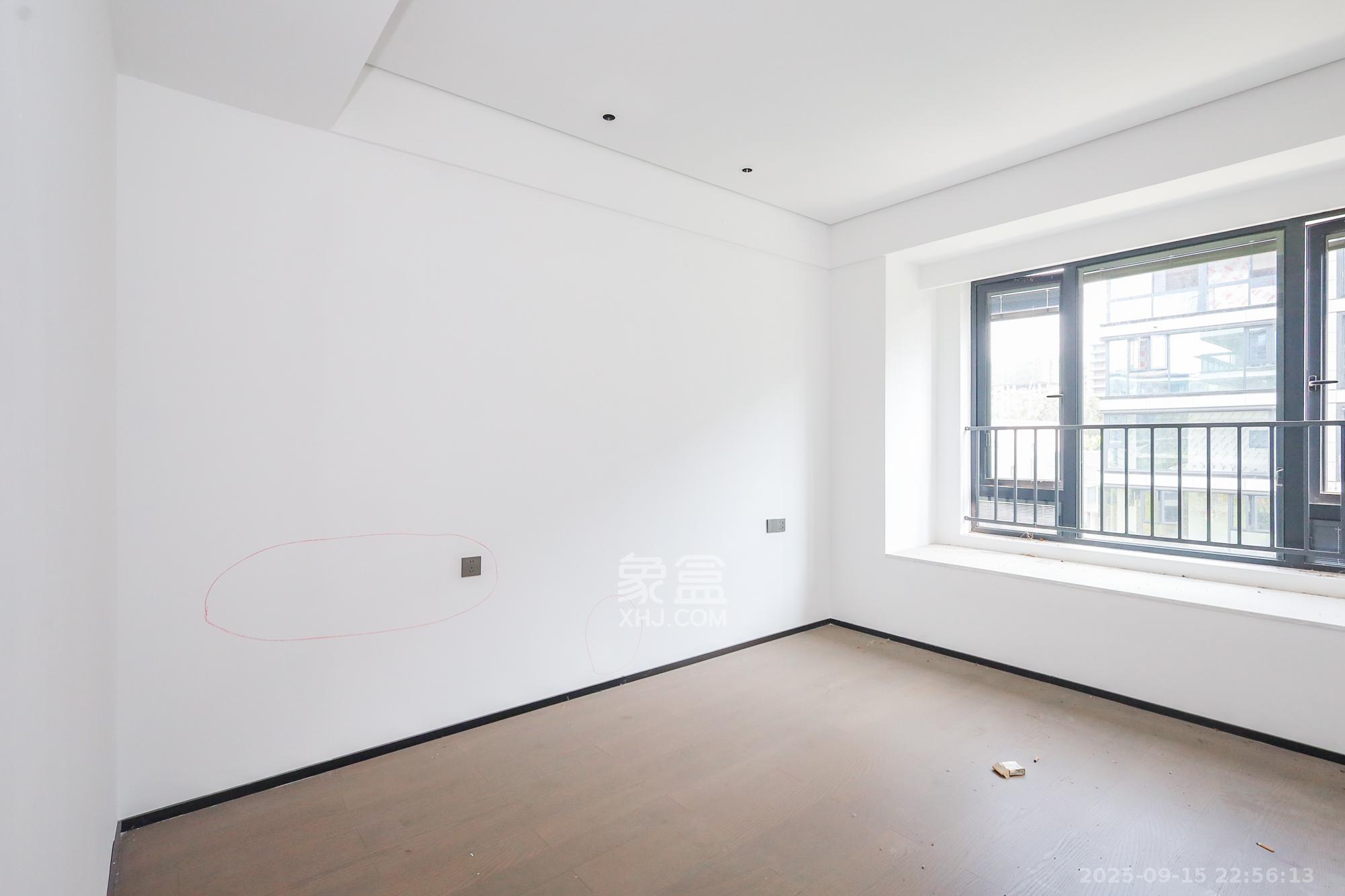 万科森林公园  4室2厅3卫    450.0万卧室