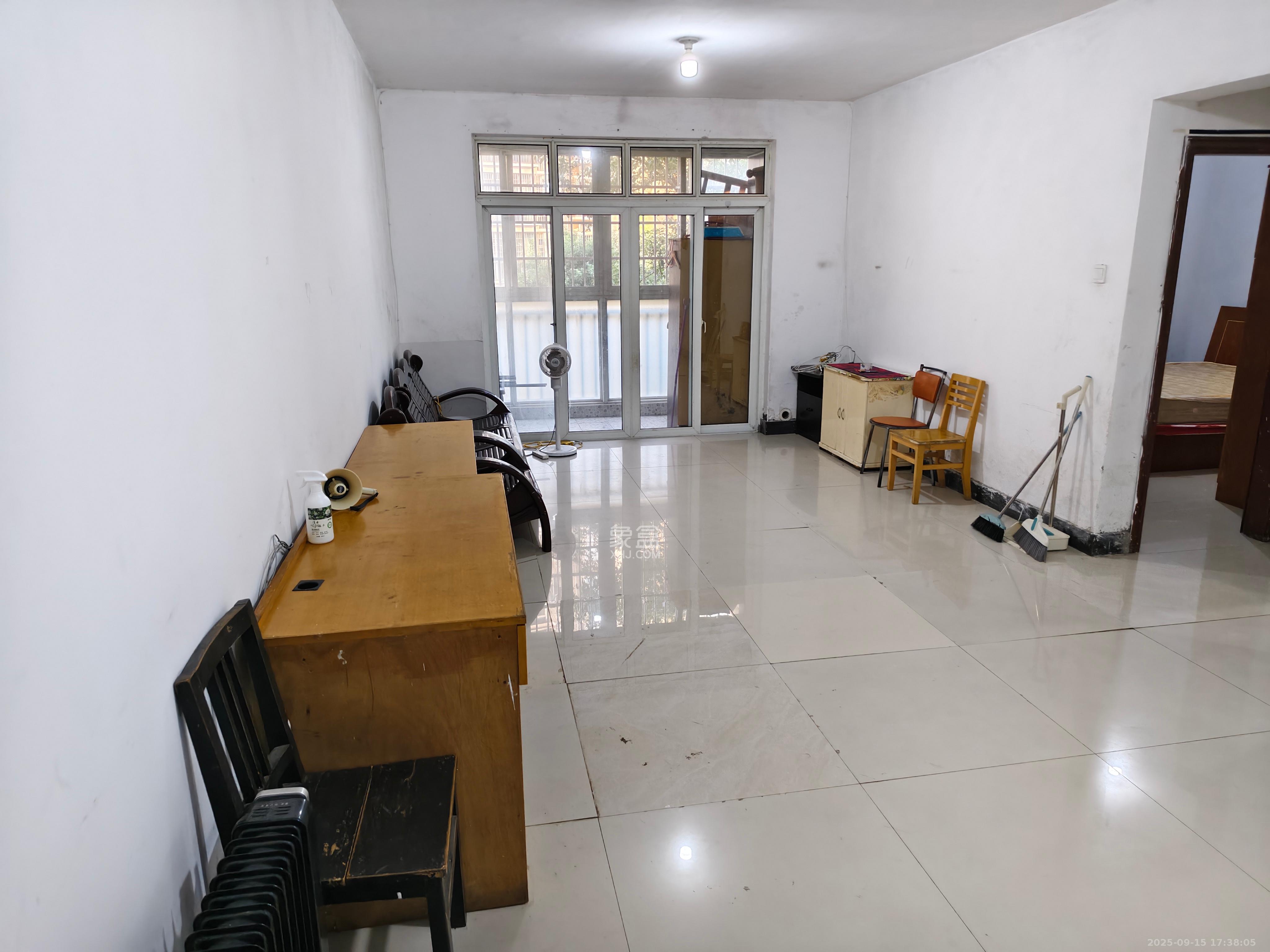 金碧文华 2室2厅1卫 1700.0元/月 金碧文华 2室2厅1卫 1700.0元/月室内图