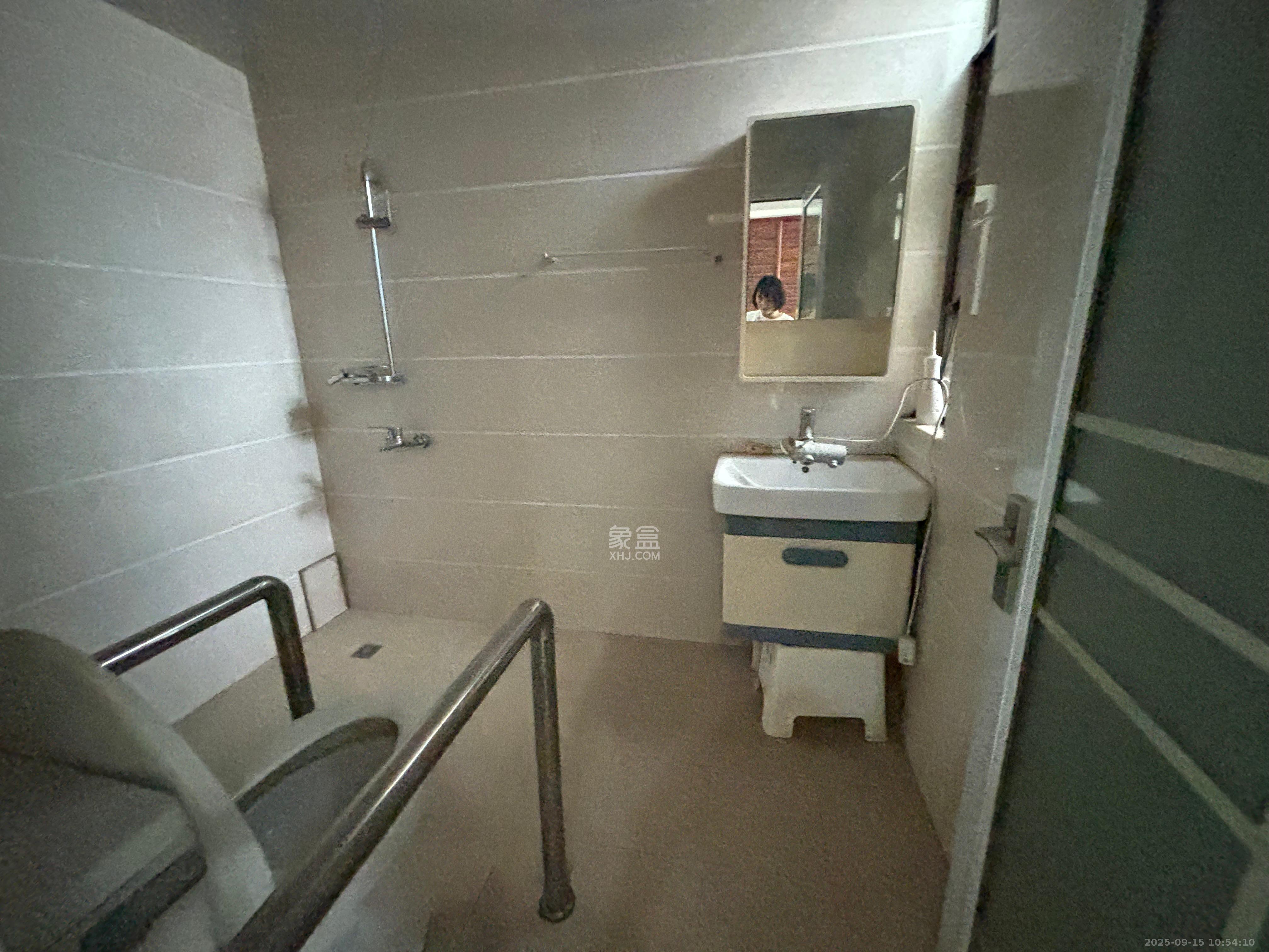 和馨佳园 4室2厅2卫 3300.0元/月 和馨佳园 4室2厅2卫 3300.0元/月室内图