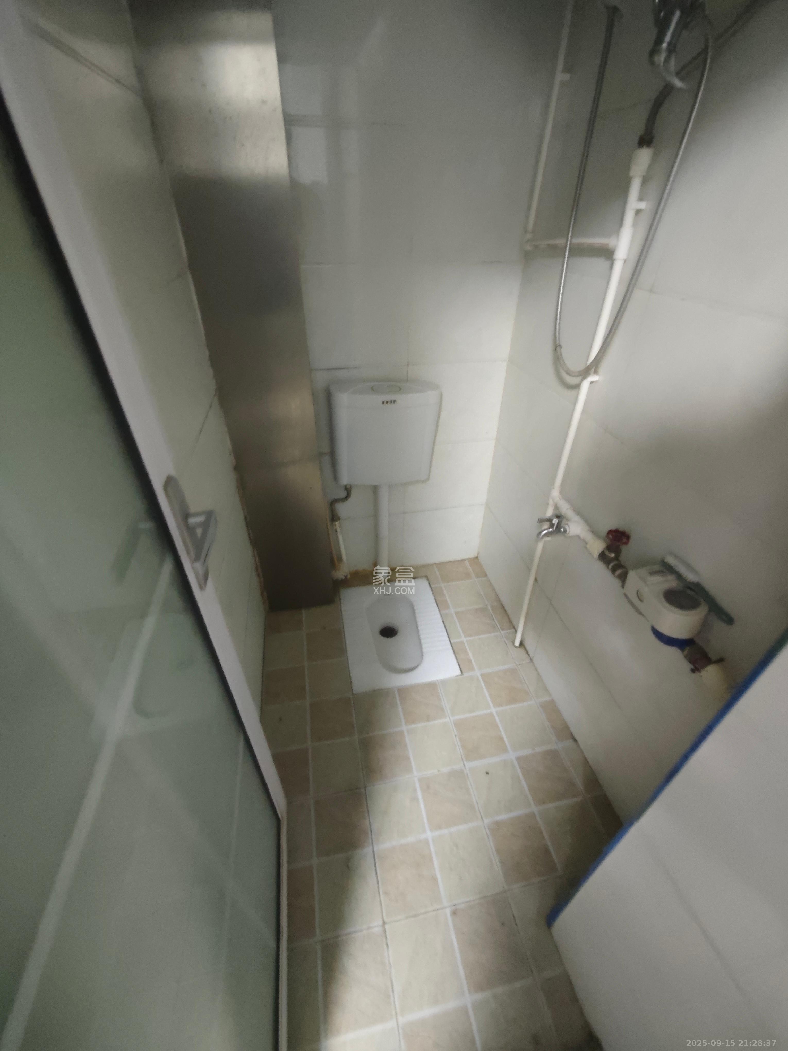 都市兰亭  1室2厅1卫    2500.0元/月室内图