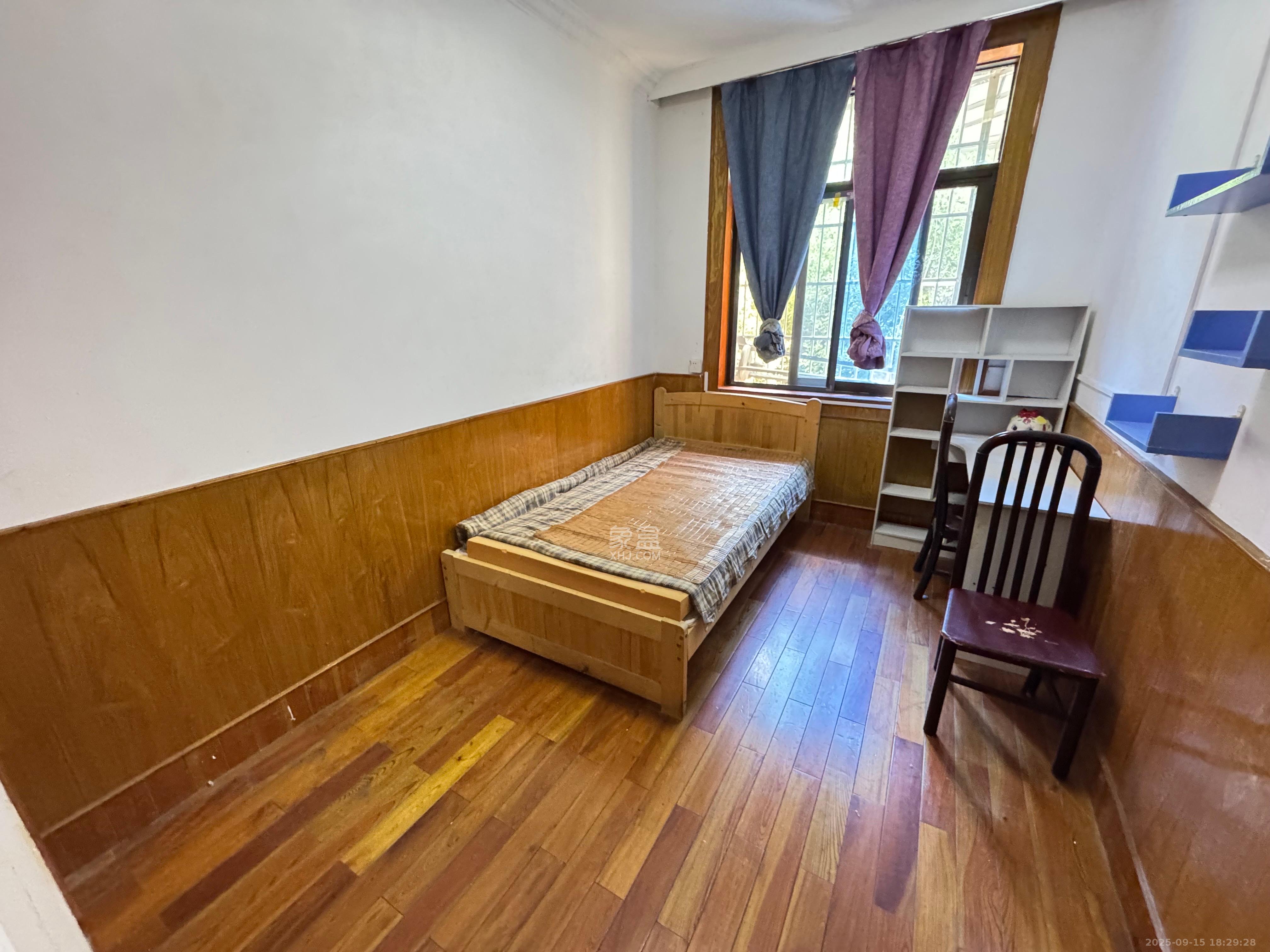 红旗区一片  2室1厅1卫    1700.0元/月室内图