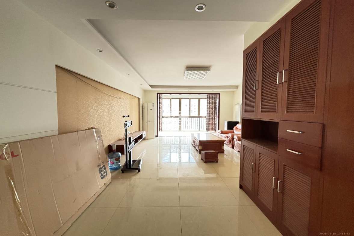 和馨佳园 4室2厅2卫 3300.0元/月 和馨佳园 4室2厅2卫 3300.0元/月室内图