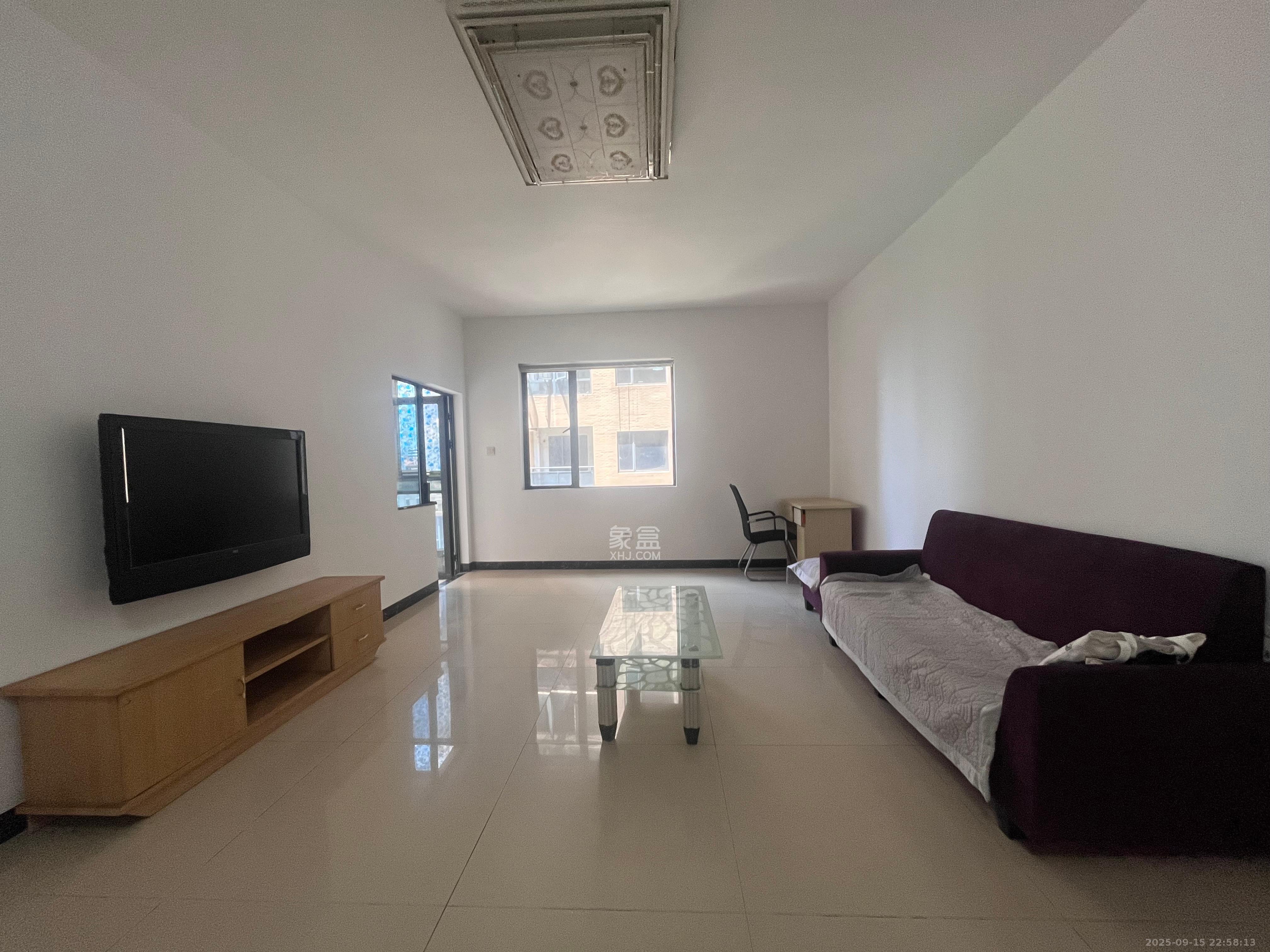 兴威帕克水岸 3室2厅2卫 2300.0元/月 兴威帕克水岸 3室2厅2卫 2300.0元/月室内图