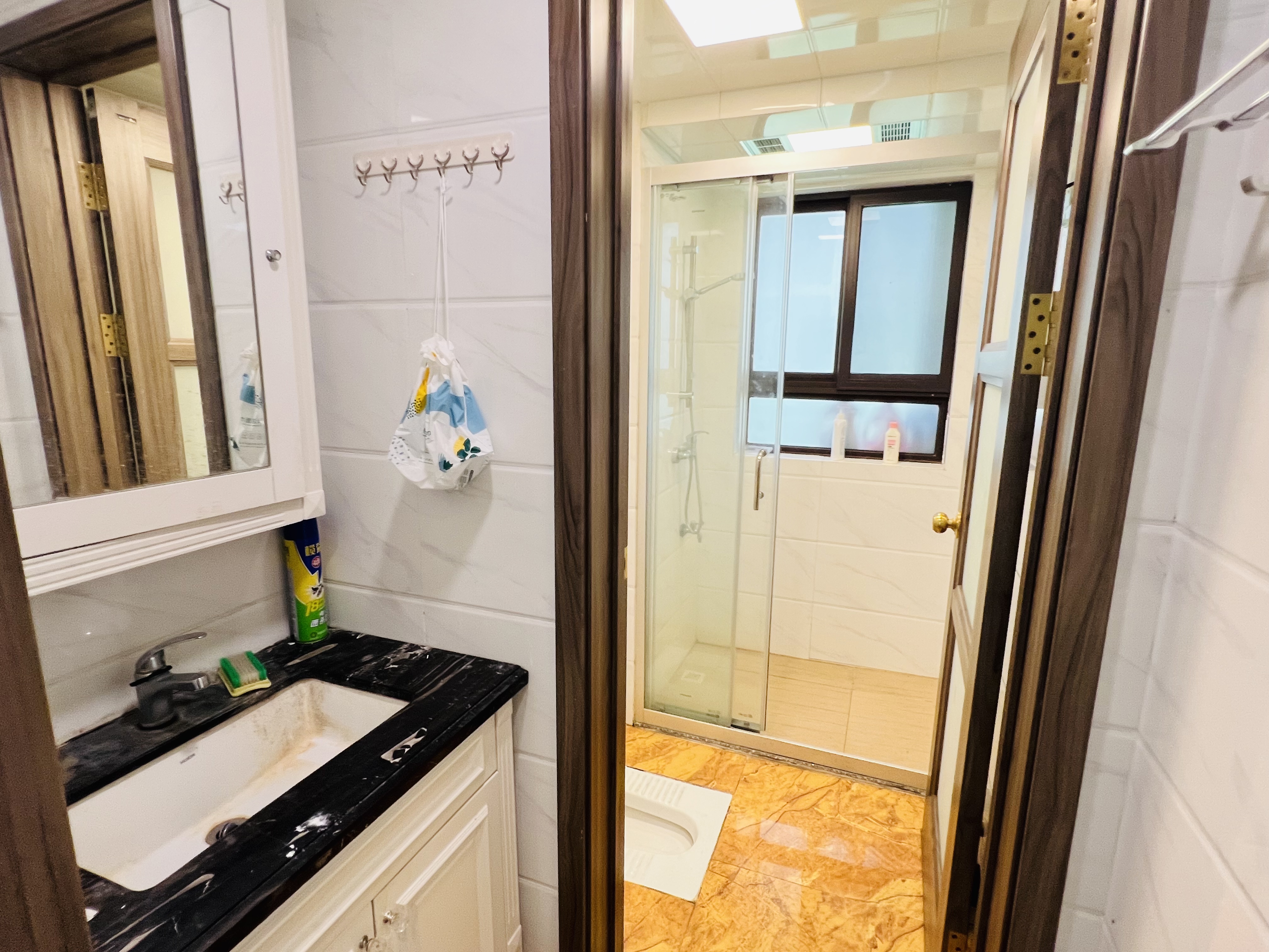 碧桂园 4室2厅2卫 2400.0元/月 碧桂园 4室2厅2卫 2400.0元/月室内图