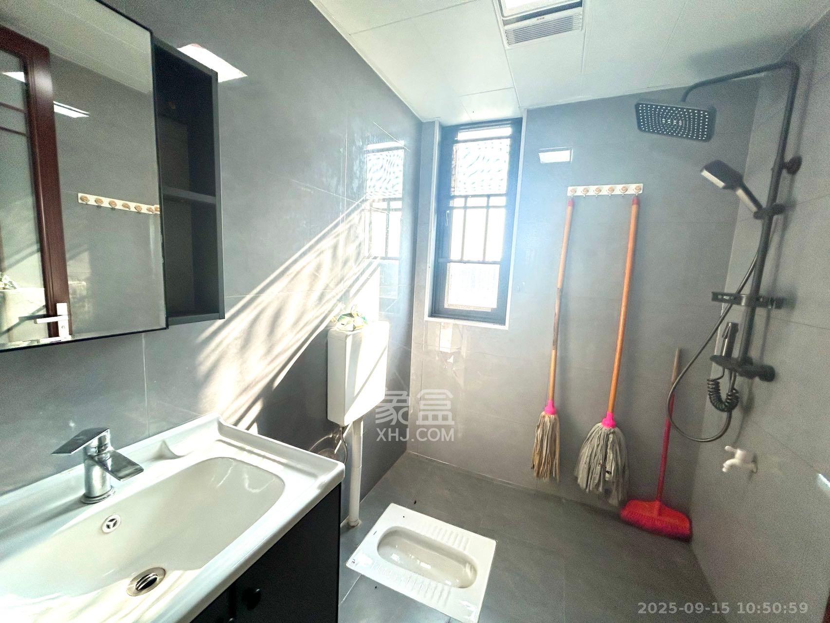 长房明宸府 4室2厅2卫 2600.0元/月 长房明宸府 4室2厅2卫 2600.0元/月室内图