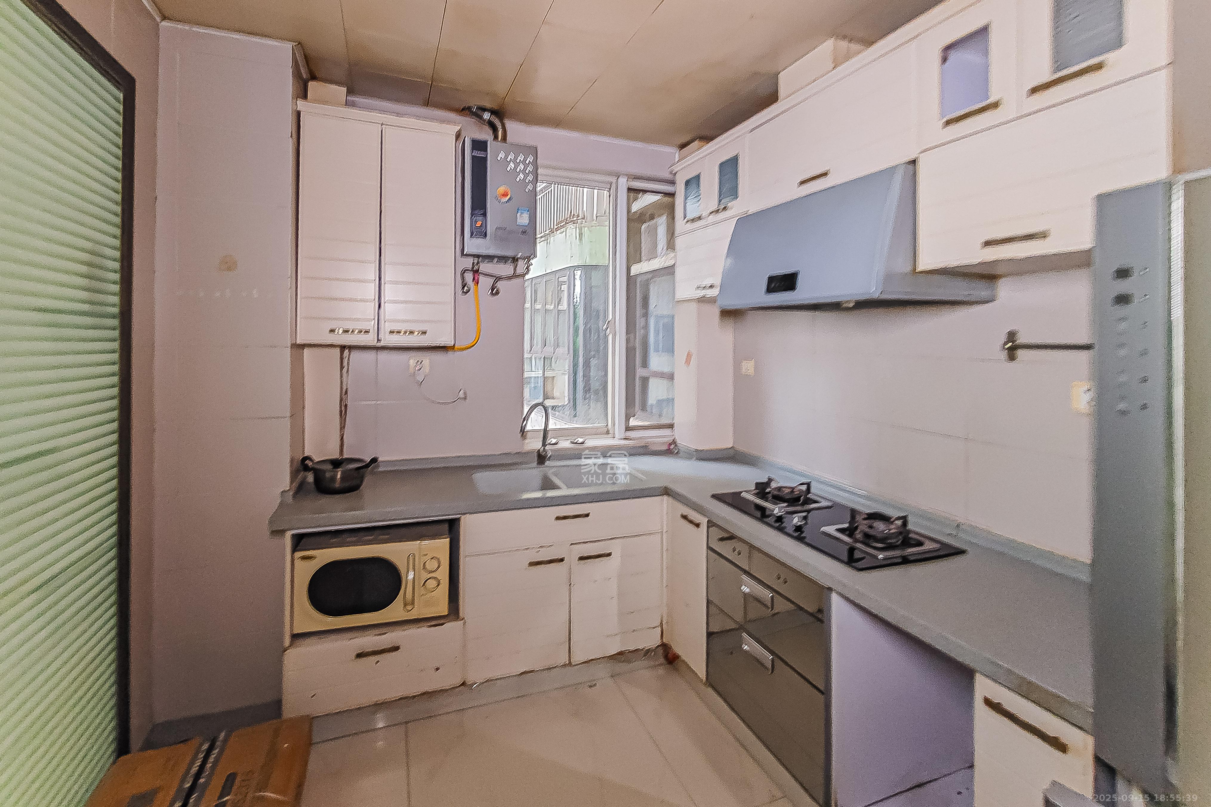 一心花苑  4室2厅2卫    175.0万厨房