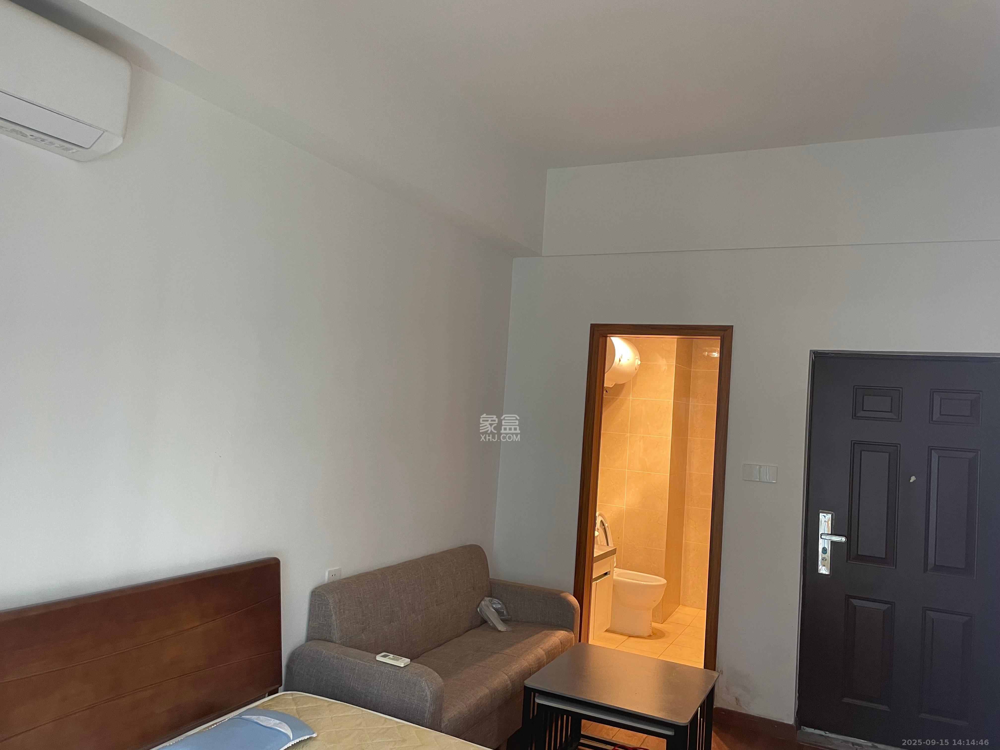 荣泰广场 1室0厅0卫 1230.0元/月 荣泰广场 1室0厅0卫 1230.0元/月室内图