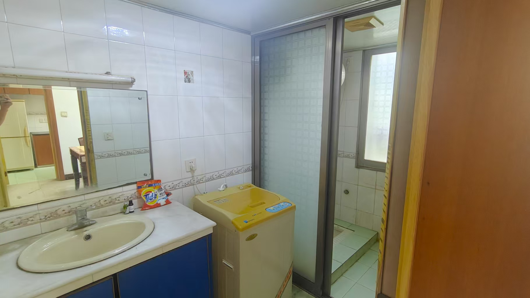 政法委家属楼 3室2厅1卫 1200.0元/月 政法委家属楼 3室2厅1卫 1200.0元/月室内图