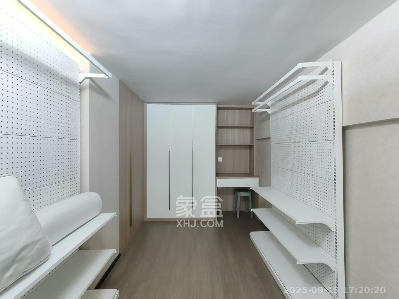 中一鲲出（鲲鹏府）  2室1厅1卫    2400.0元/月室内图