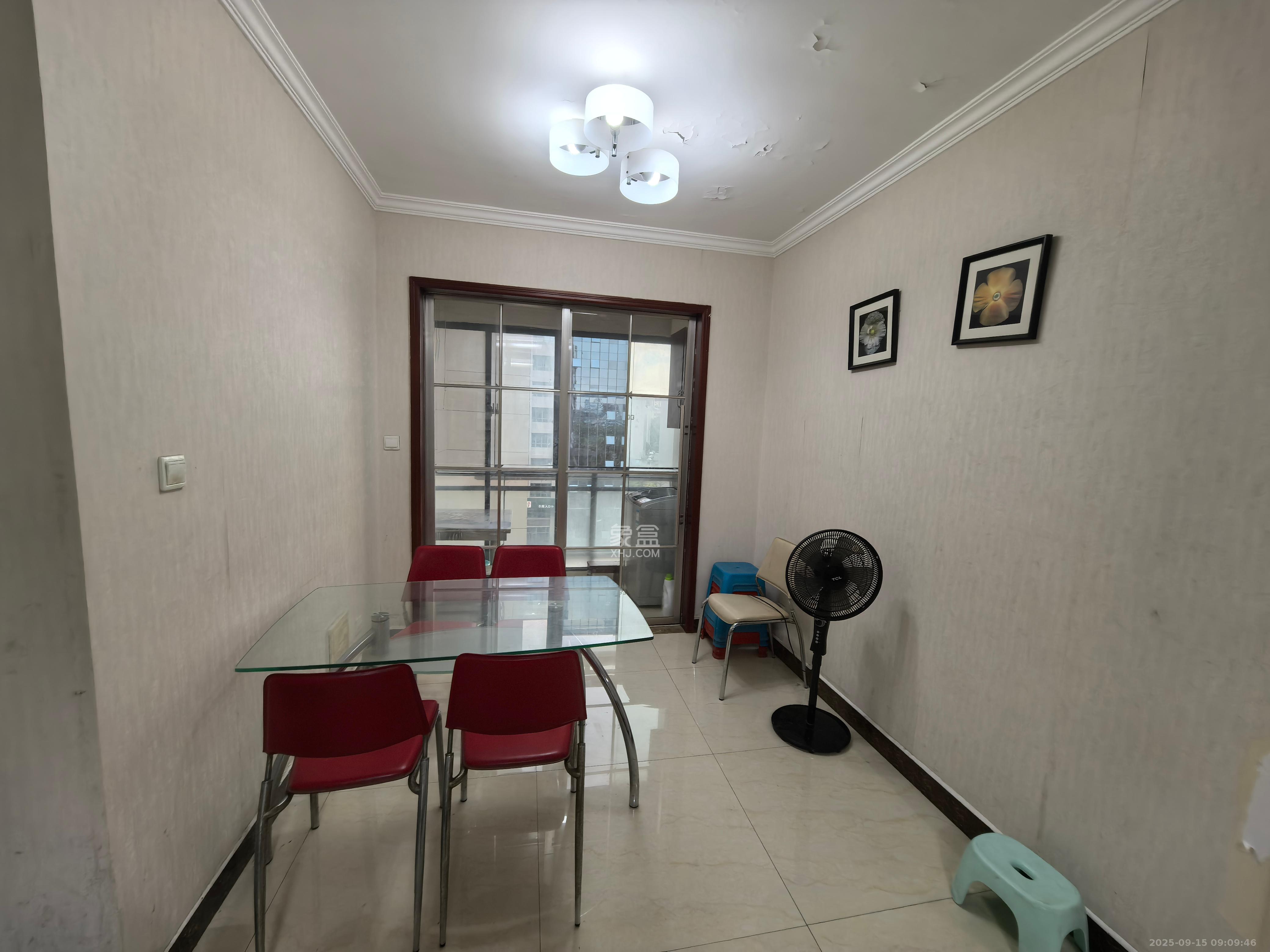 中信城市广场（中信新城一期）  2室2厅1卫    1900.0元/月室内图