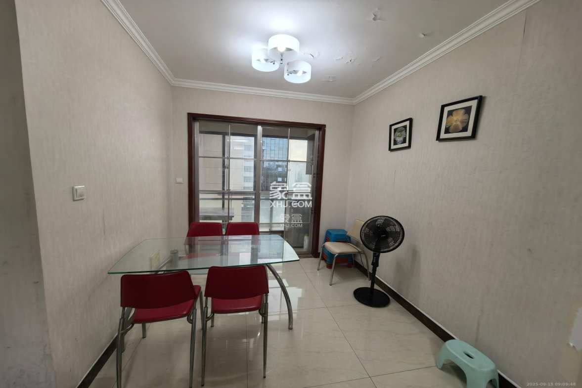 中信城市广场(中信新城一期) 2室2厅1卫 1900.0元/月 中信城市广场(中信新城一期) 2室2厅1卫 1900.0元/月室内图