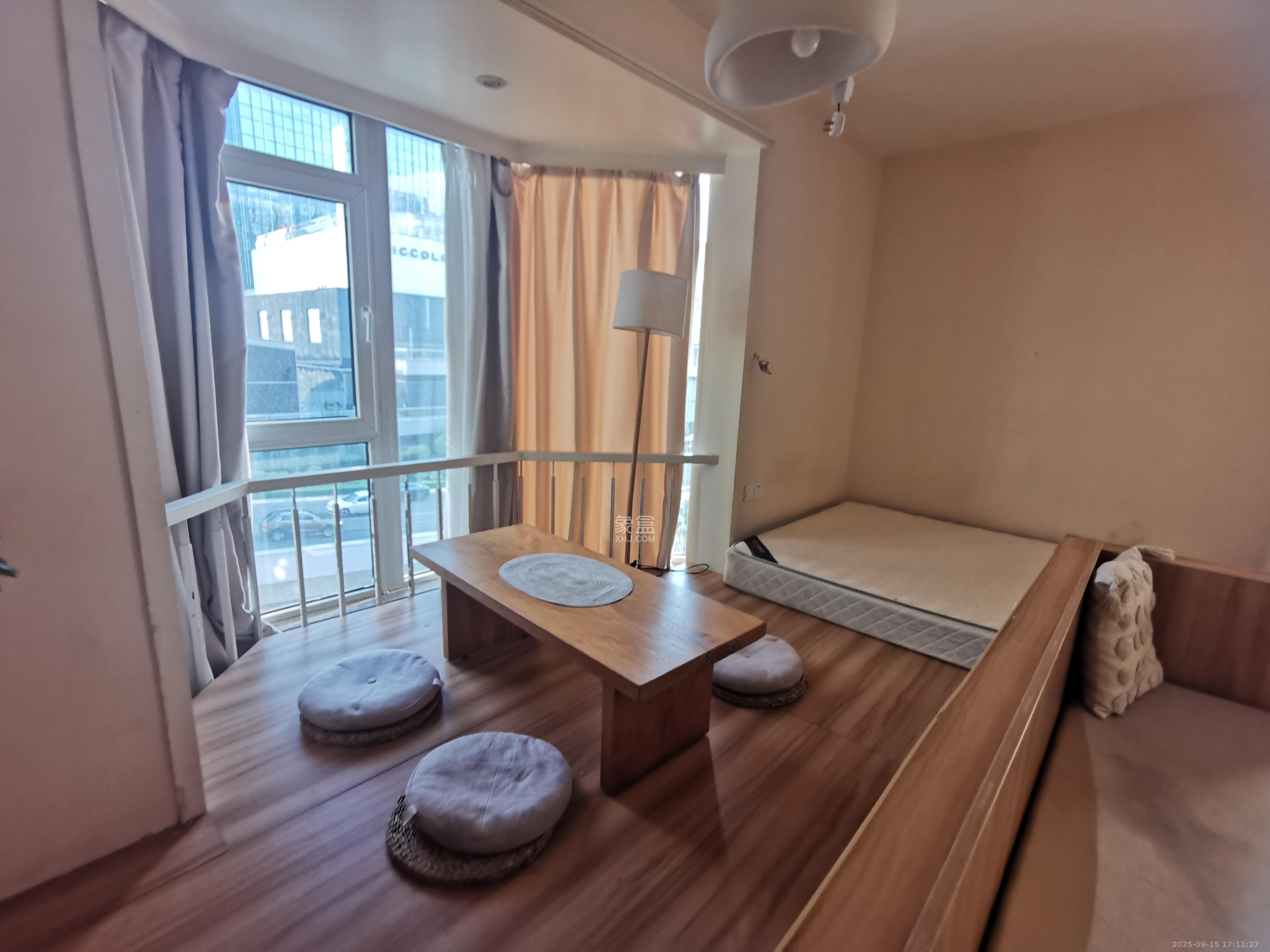 青年公寓  1室1厅1卫    1700.0元/月室内图