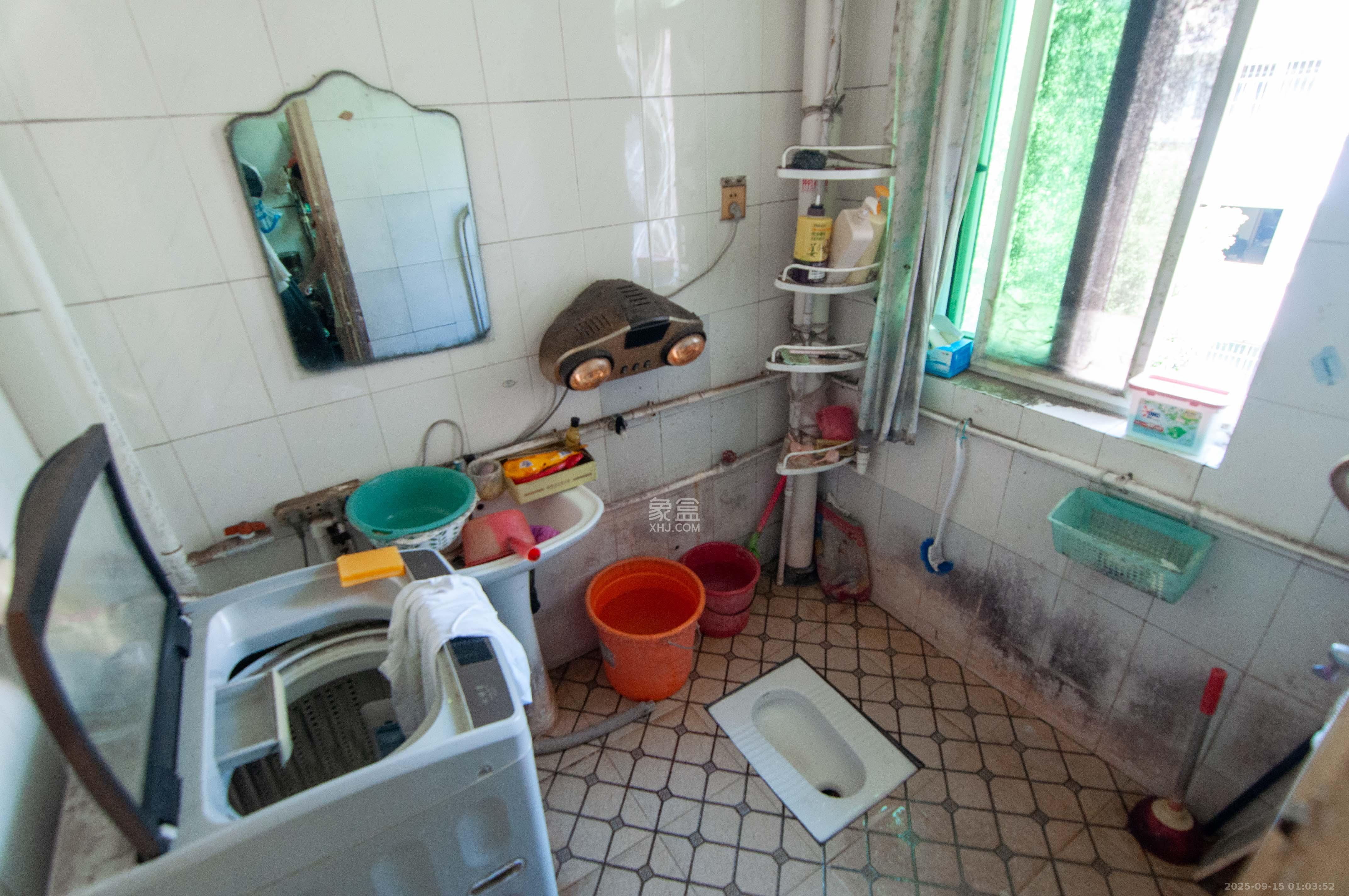 广厦新苑  2室2厅1卫    35.0万 广厦新苑  2室2厅1卫    35.0万卫生间