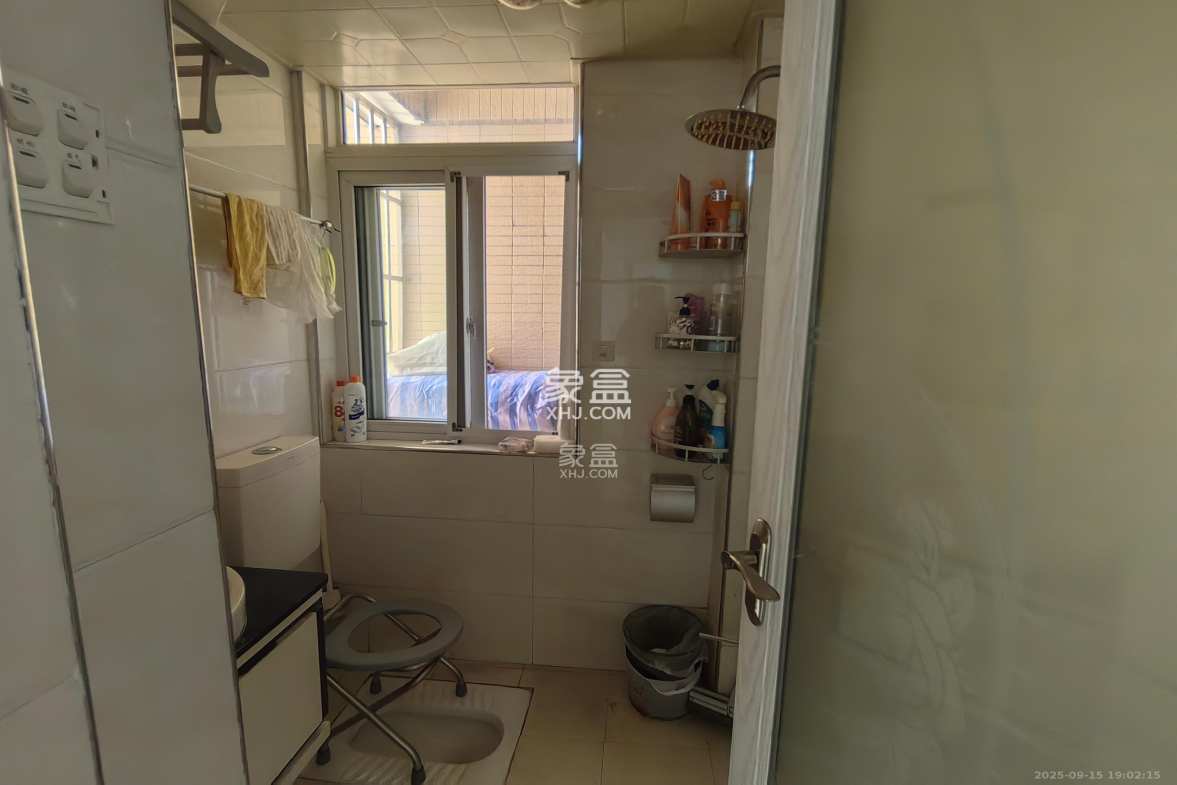 丰园城(鄱阳小区二期) 2室2厅1卫 1650.00元/月 丰园城(鄱阳小区二期) 2室2厅1卫 1650.00元/月室内图