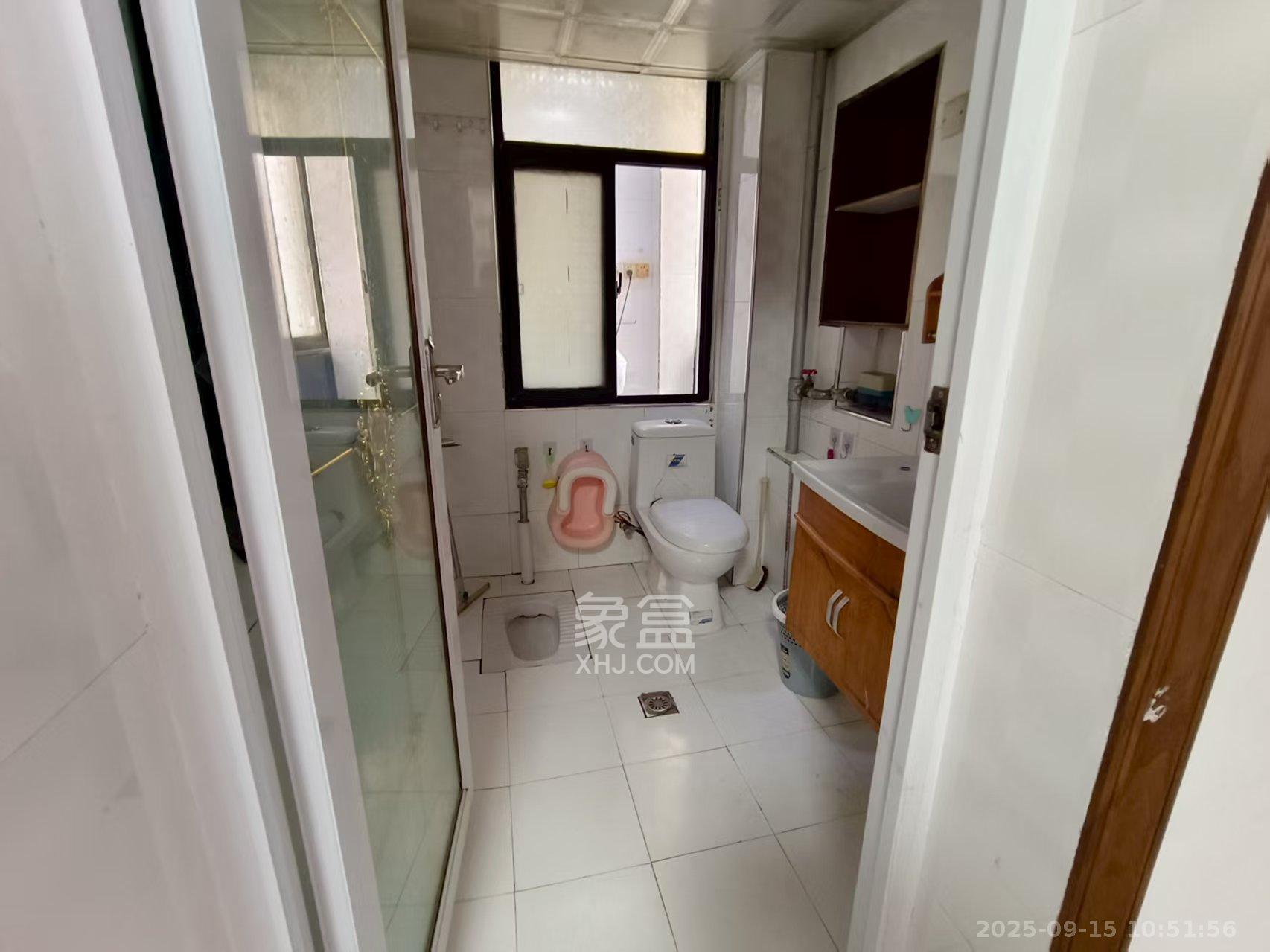 海拔东方  3室2厅1卫    2250.0元/月室内图