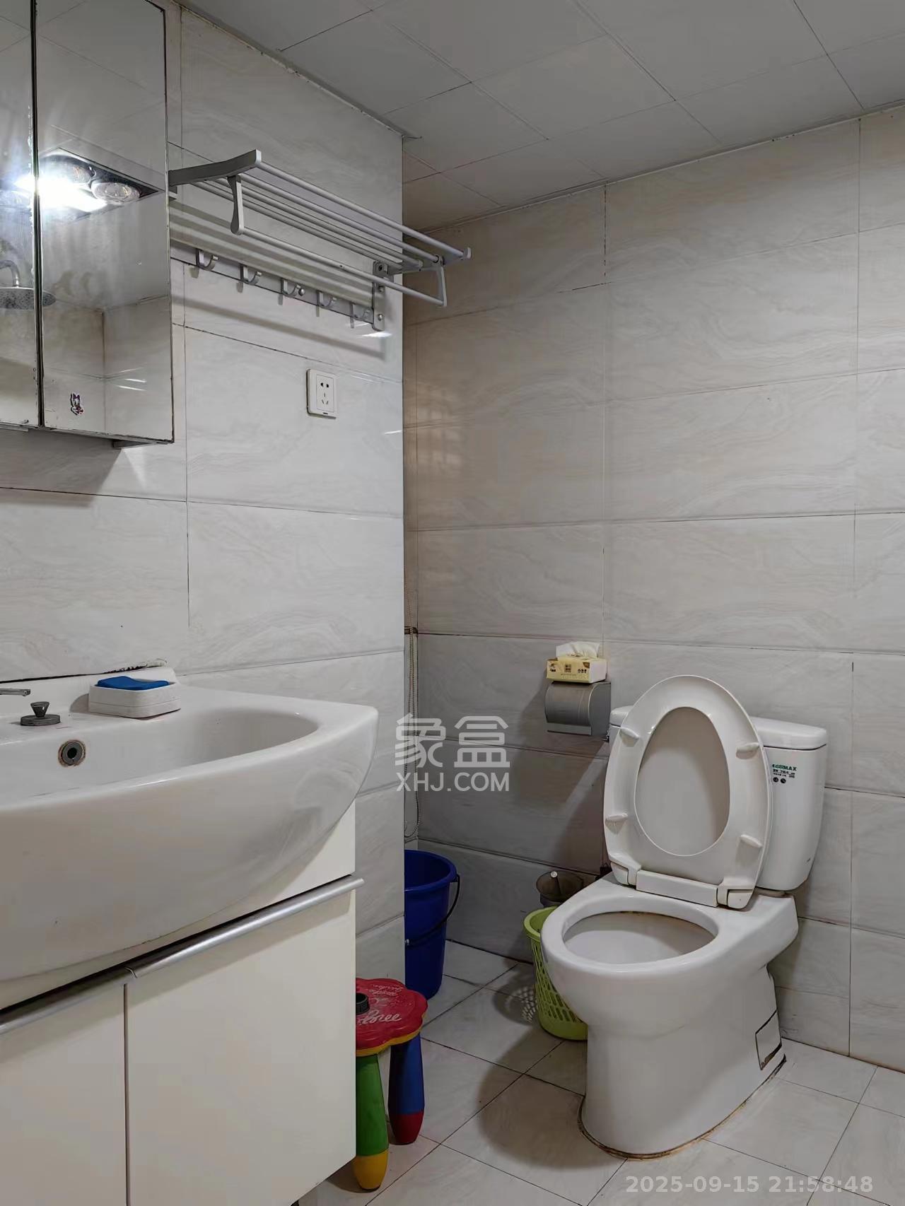 五矿万境水岸一期(万境水岸嘉苑) 3室2厅1卫 2400.0元/月 五矿万境水岸一期(万境水岸嘉苑) 3室2厅1卫 2400.0元/月室内图