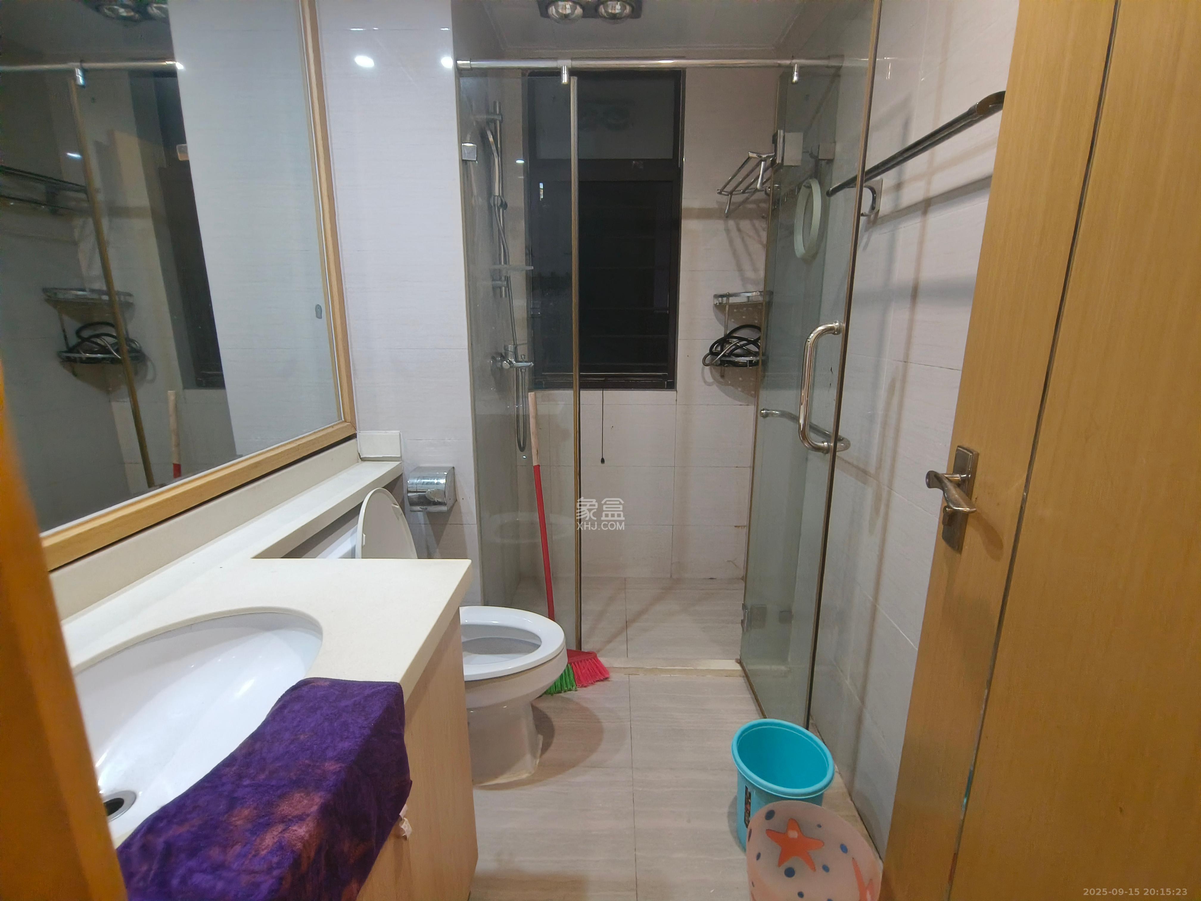 中海国际四期  3室2厅2卫    2200.0元/月室内图