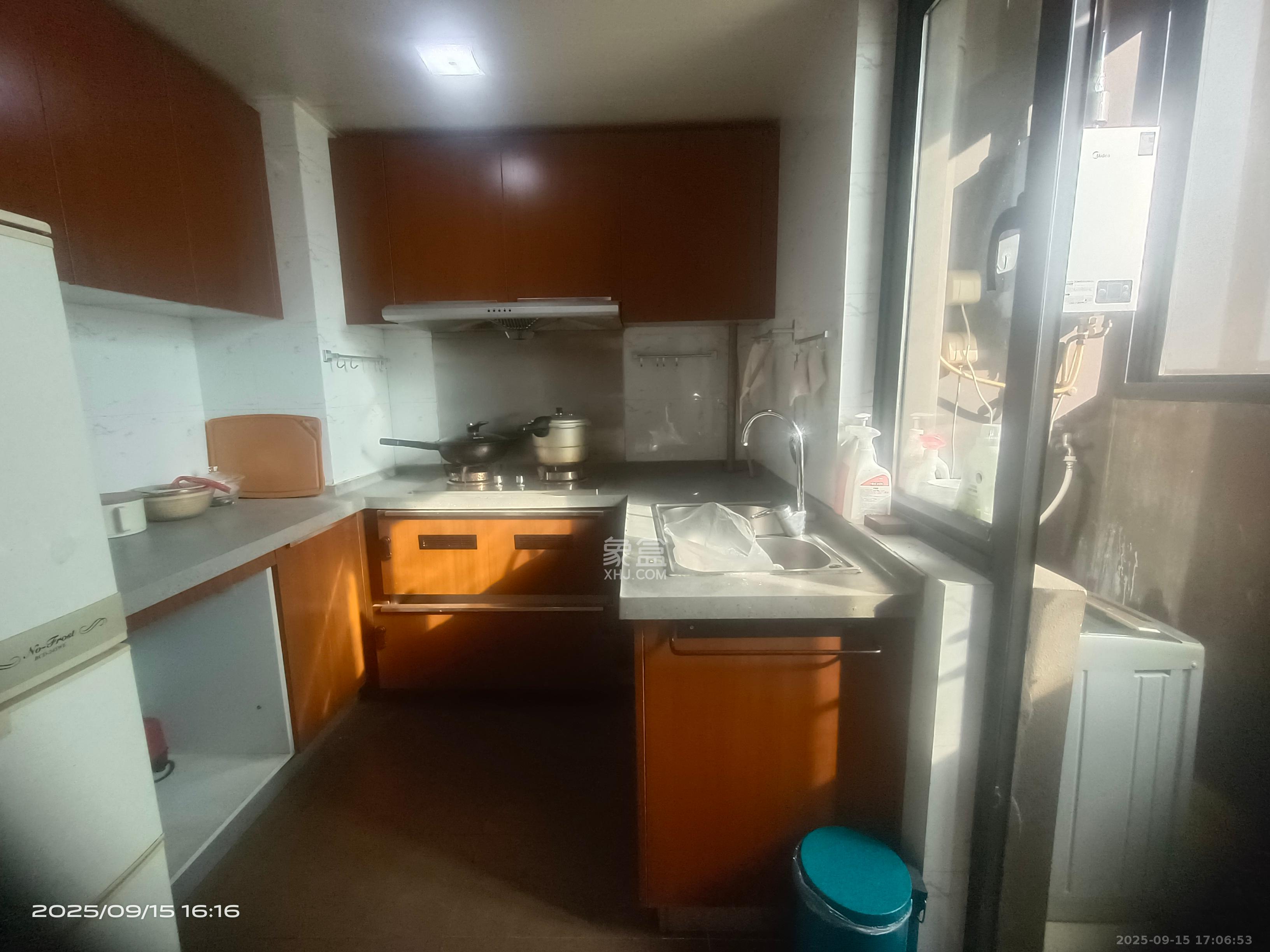 万科金域华府三四期  4室2厅2卫    2400.0元/月室内图