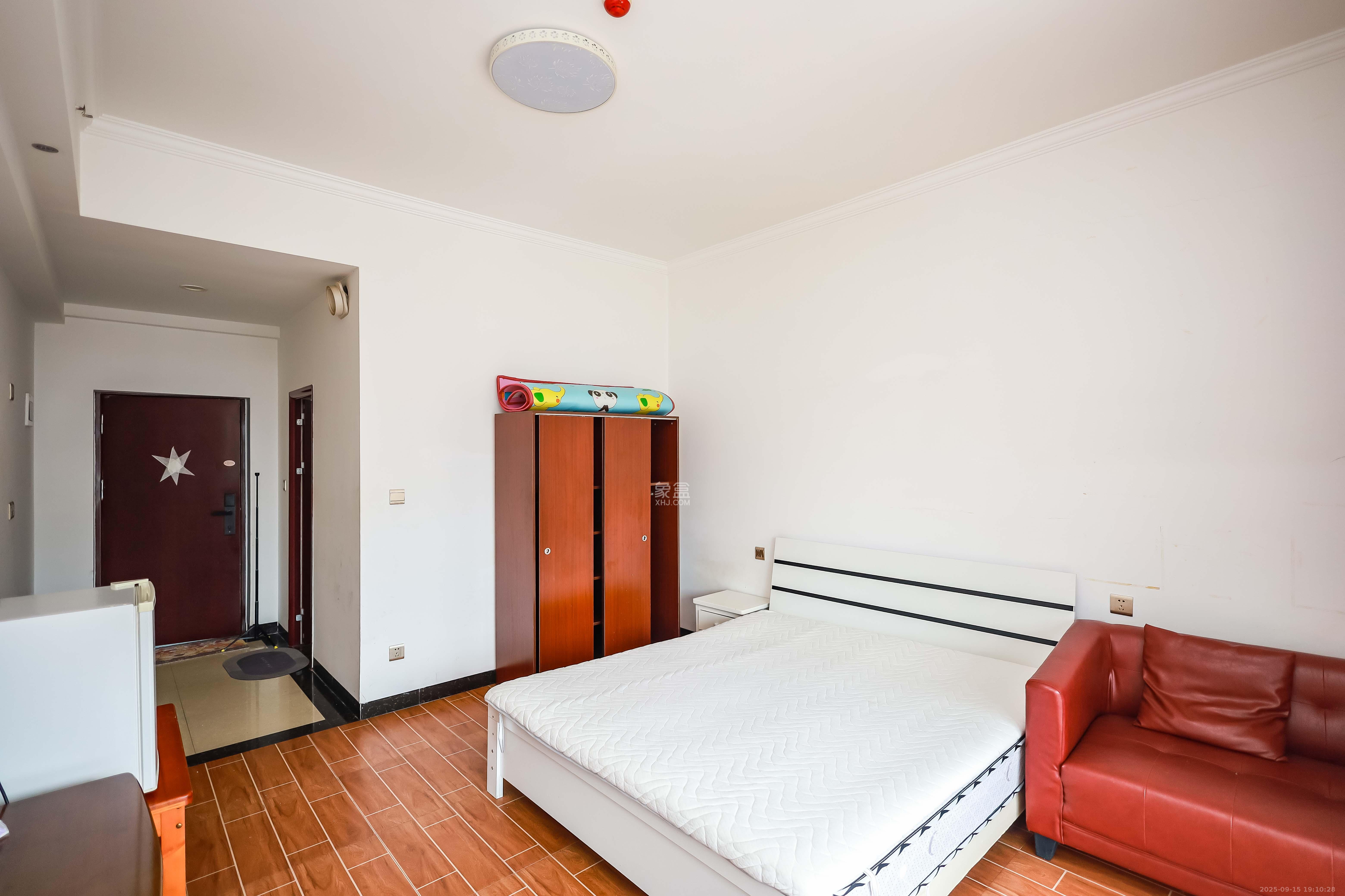 荣盛花语馨苑  1室1厅1卫    19.9万卧室