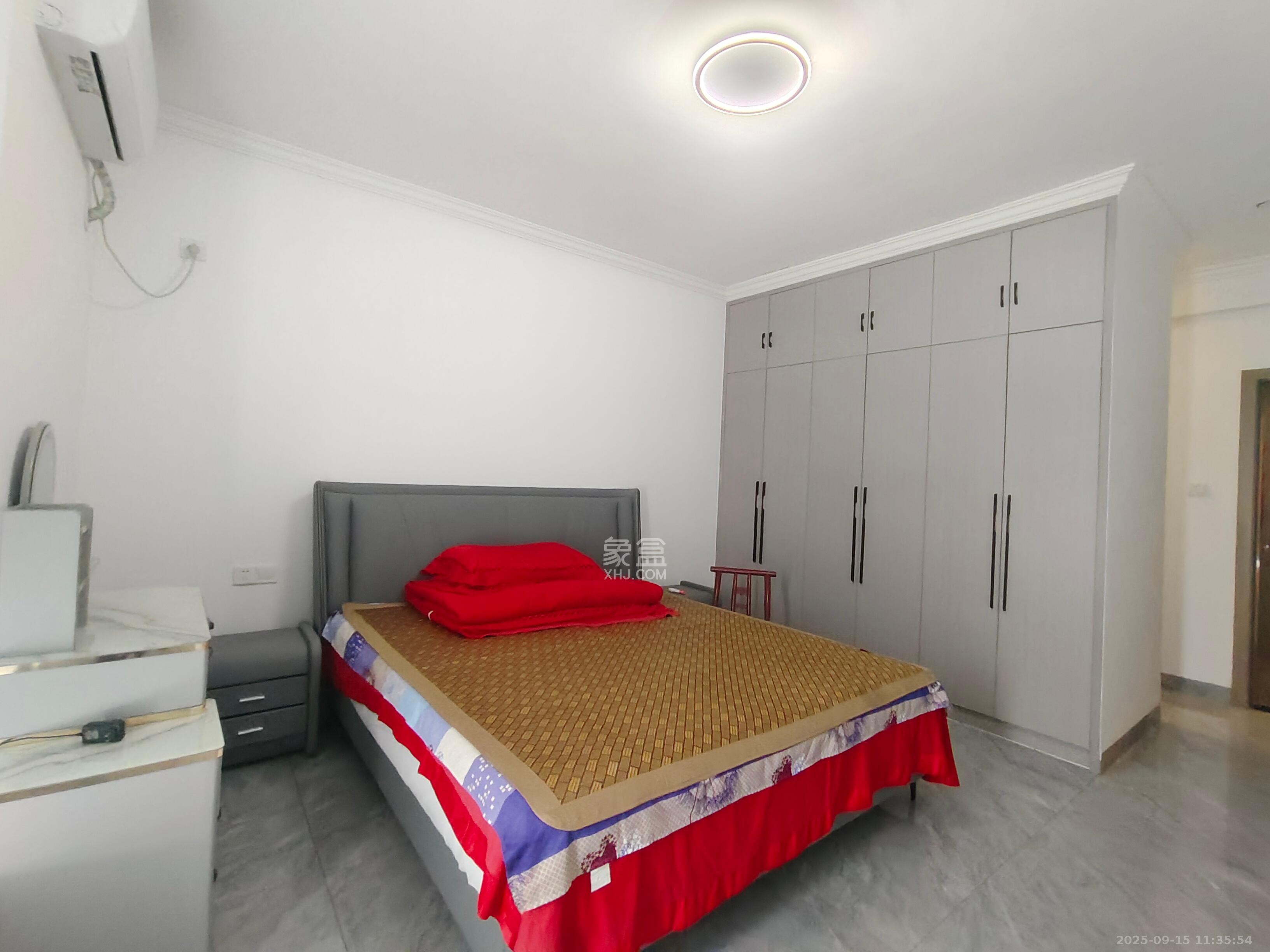 深业睿城  4室2厅2卫    3400.0元/月室内图