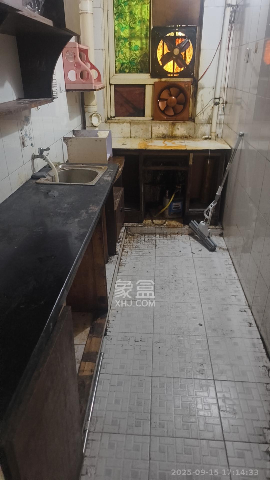 江南公寓  3室2厅1卫    1300.0元/月室内图